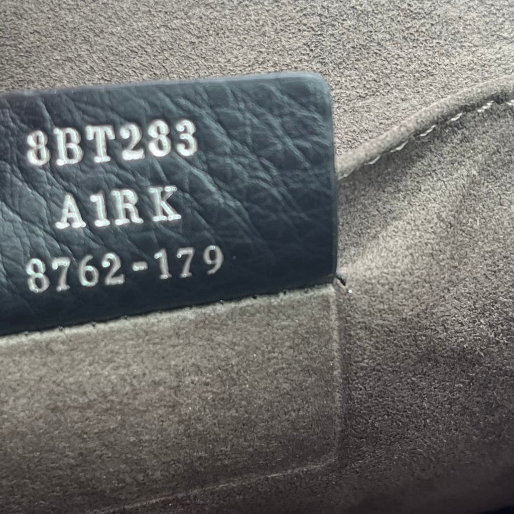 Vitello Liberty Scalloped Studded Kan I Shoulder Bag Grigio Polvere twins