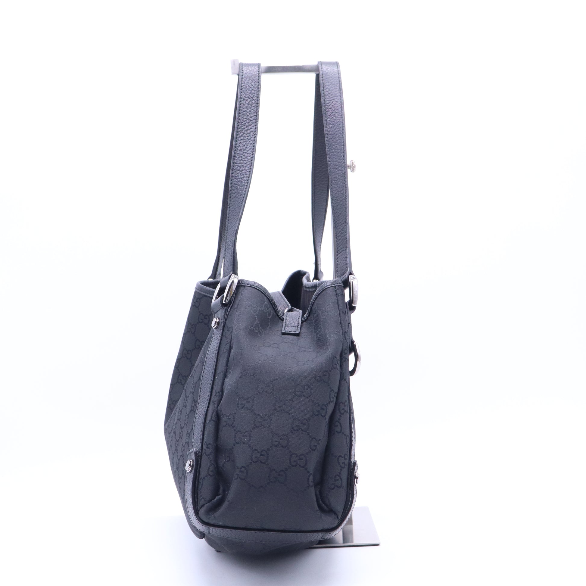 GG Canvas Medium Abbey Shoulder Bag B21156