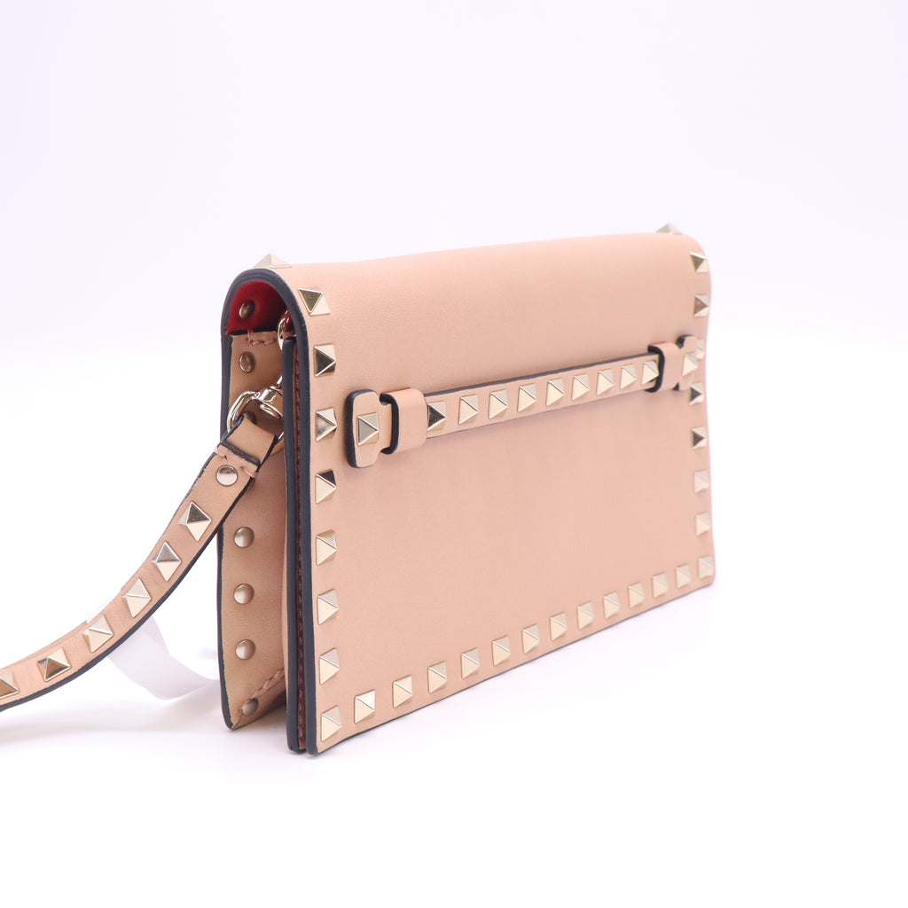 Valentino Garavani Rockstud Flap Clutch Bag B24383