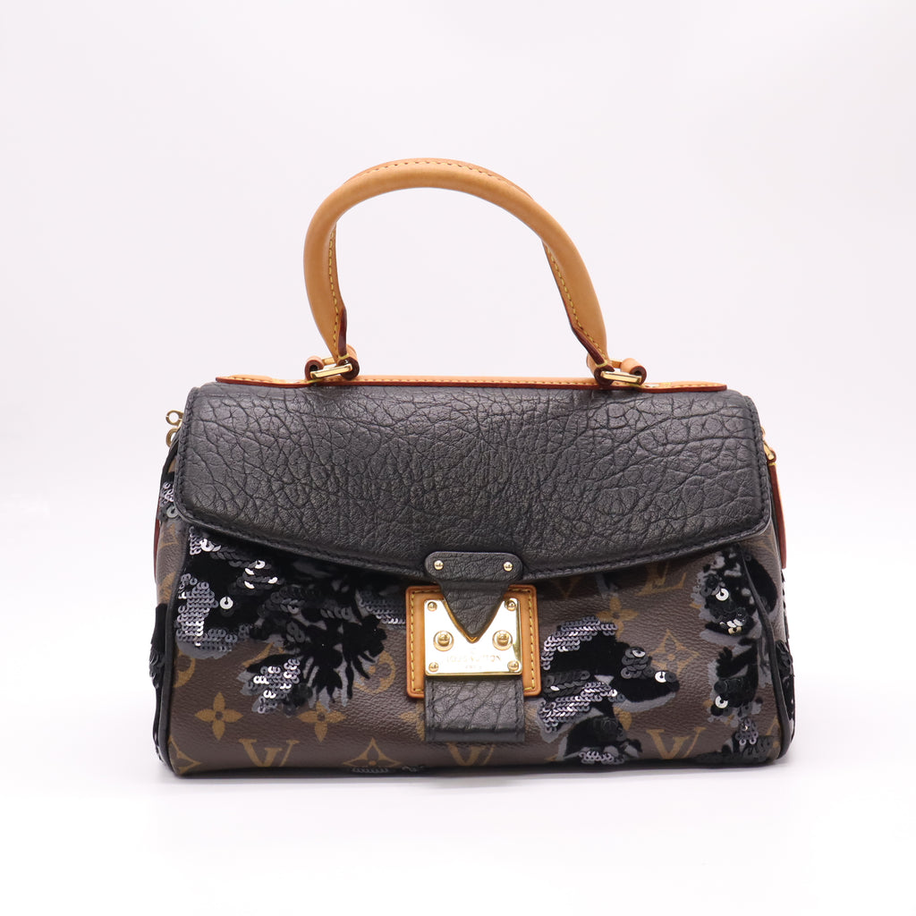 Carrousel Handbag Limited Edition Fleur De Jais  B22528