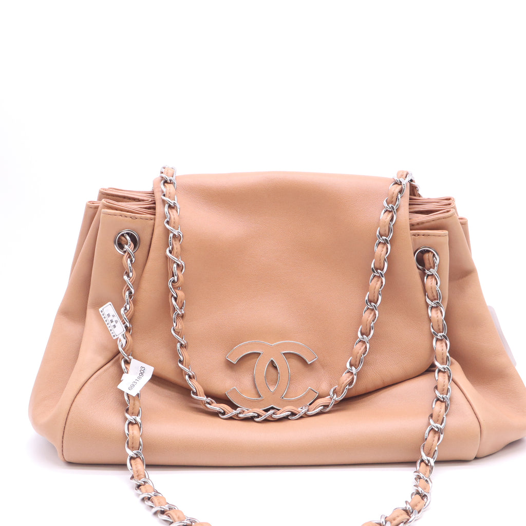 Chanel Hamptons CC Accordion Flap Bag twins B24490