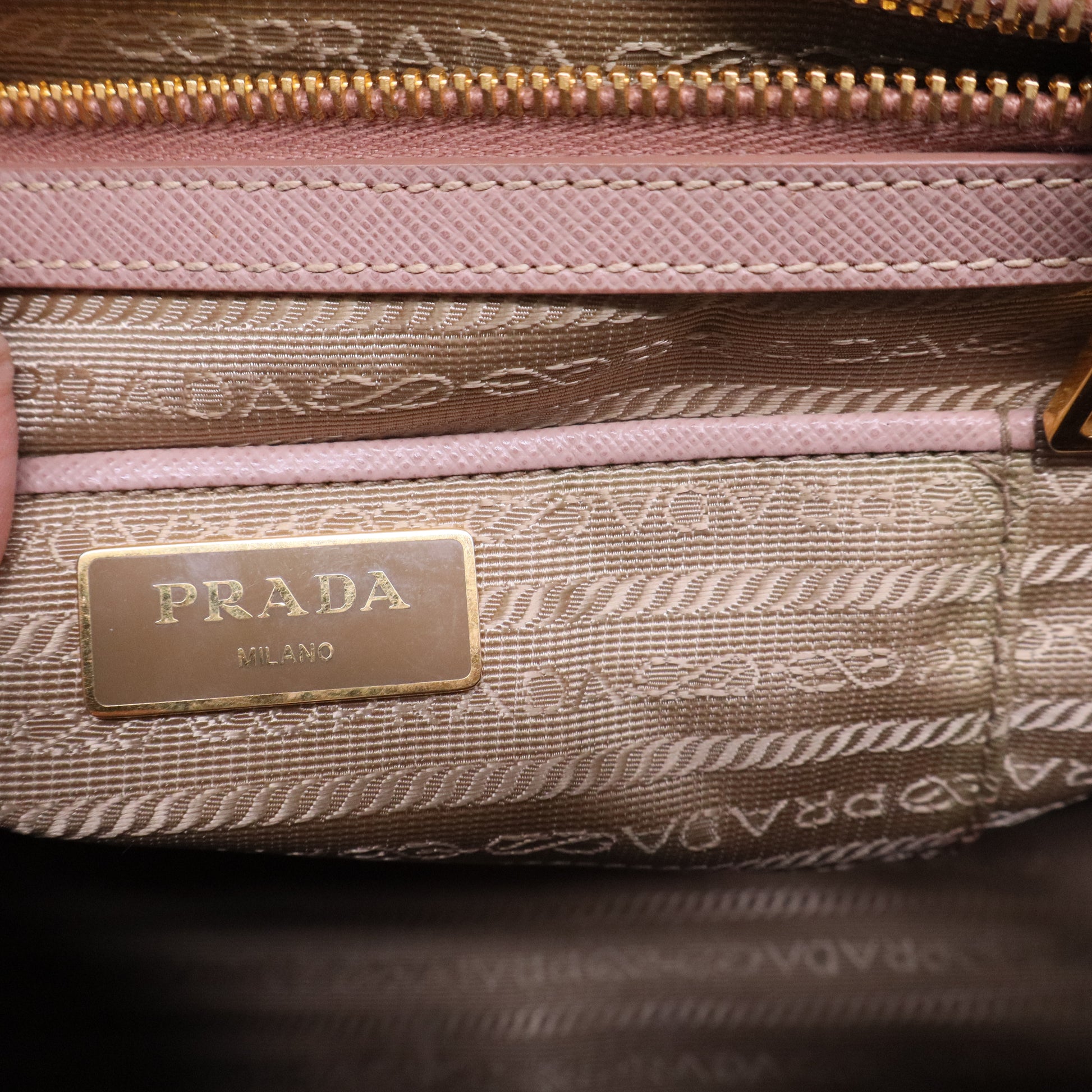 Double Zip Lux Tote Saffiano Leather Medium B20569