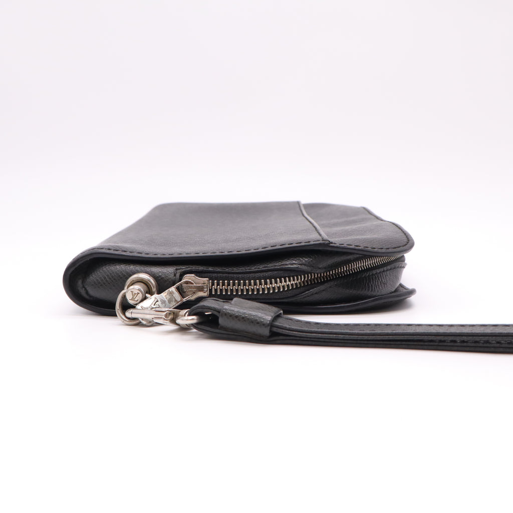 Louis Vuitton Taiga Toiletry Pouch W22193