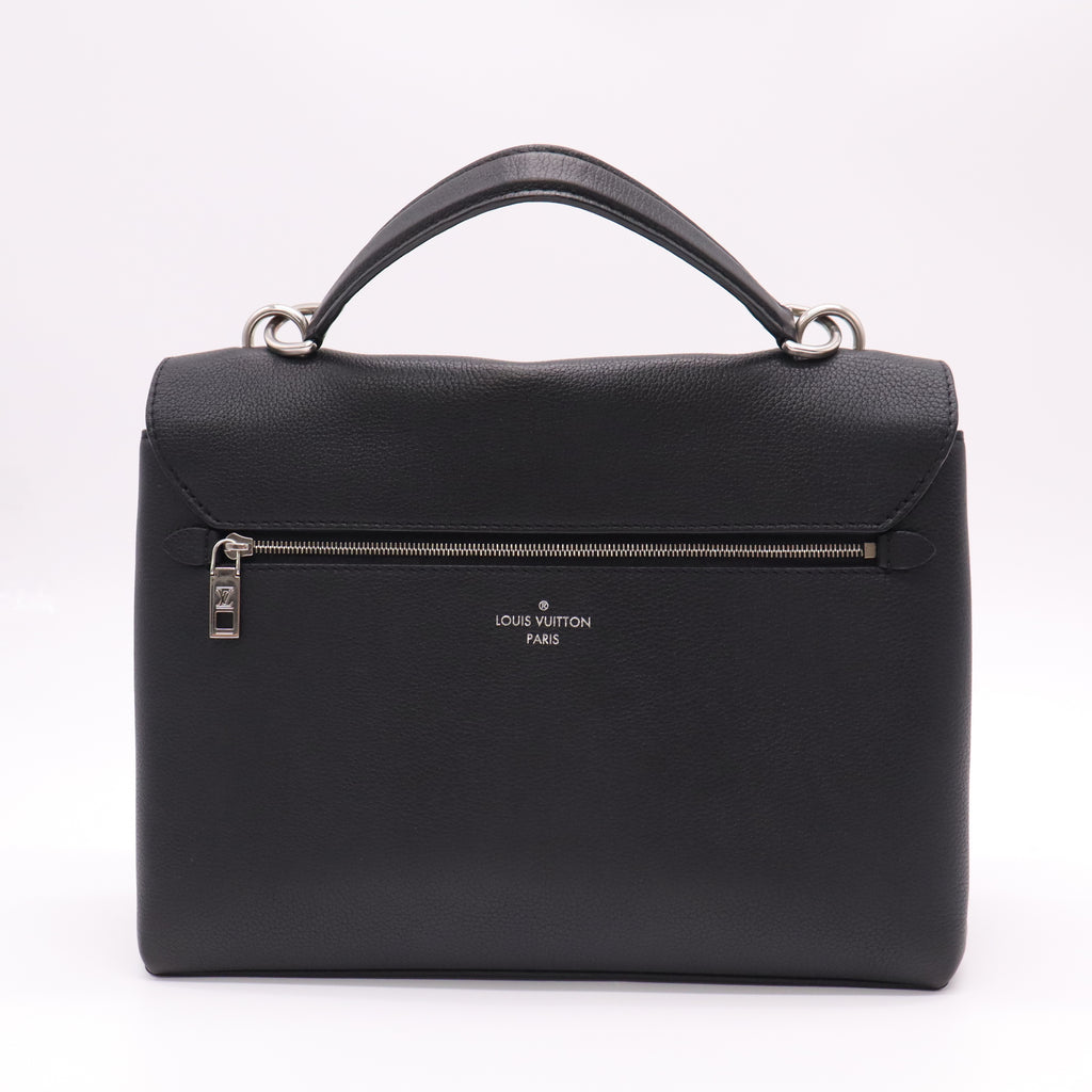 Louis Vuitton Lockme II Bag B22552