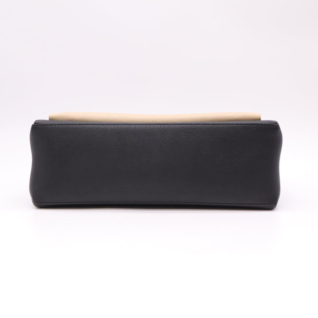 Louis Vuitton Lockme II Bag B22552