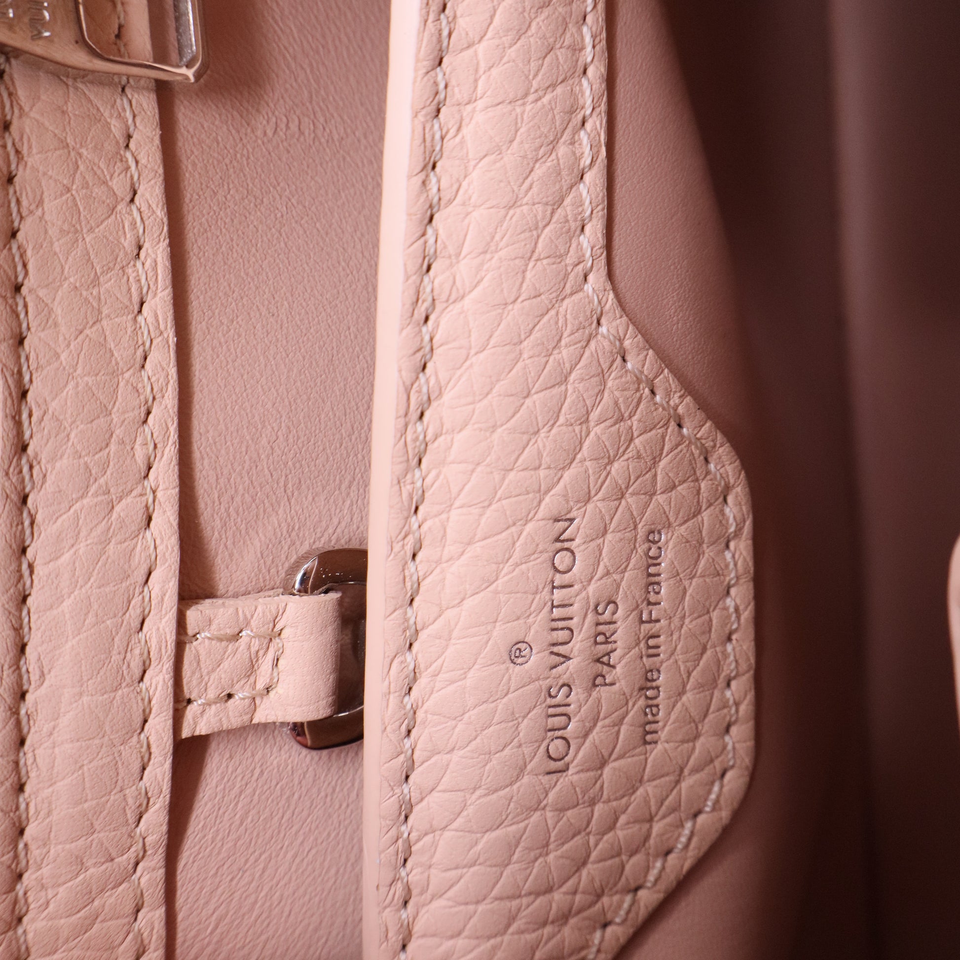 Louis Vuitton Bolso Capucines de Cuero