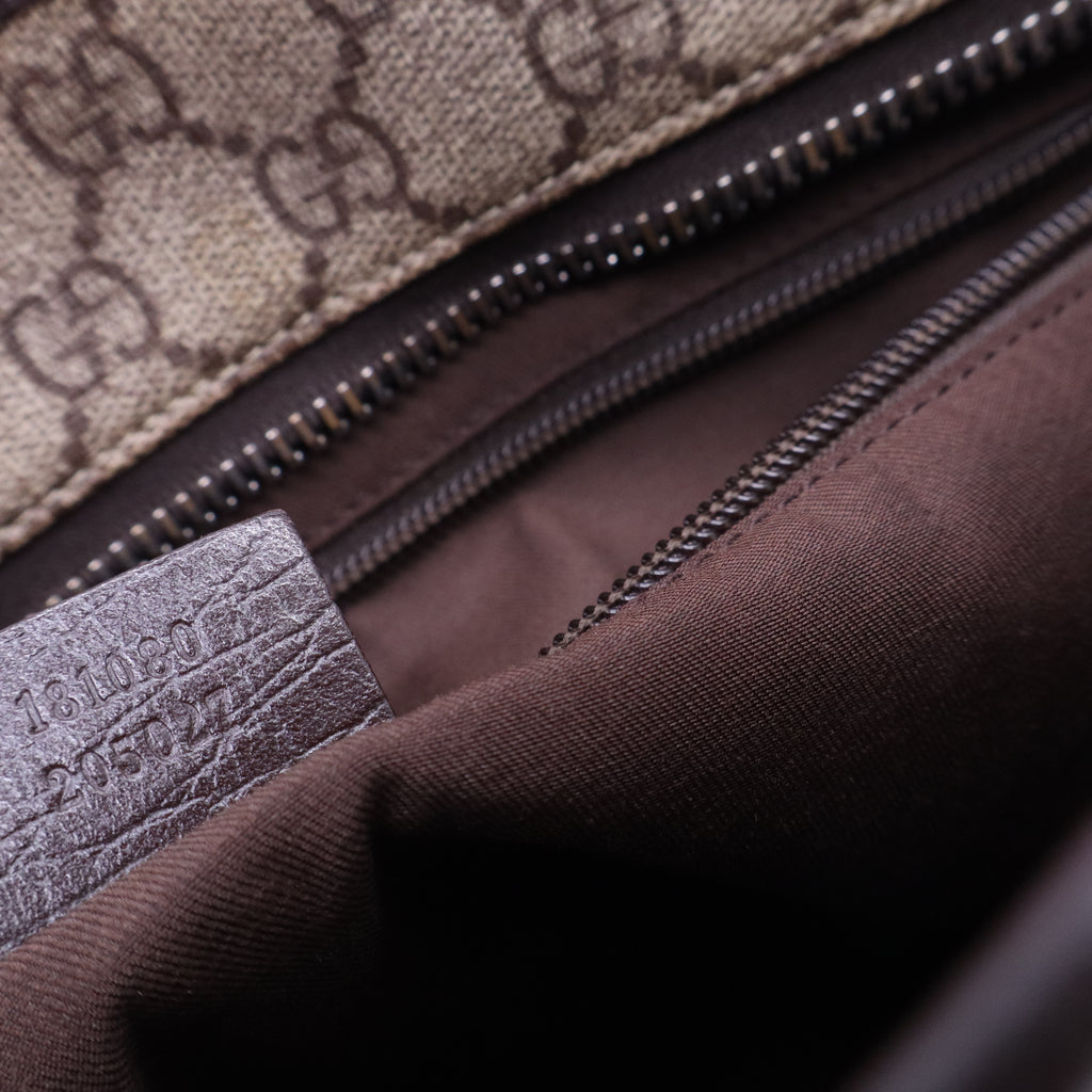 Gucci  GG Supreme Messenger Bag B21175