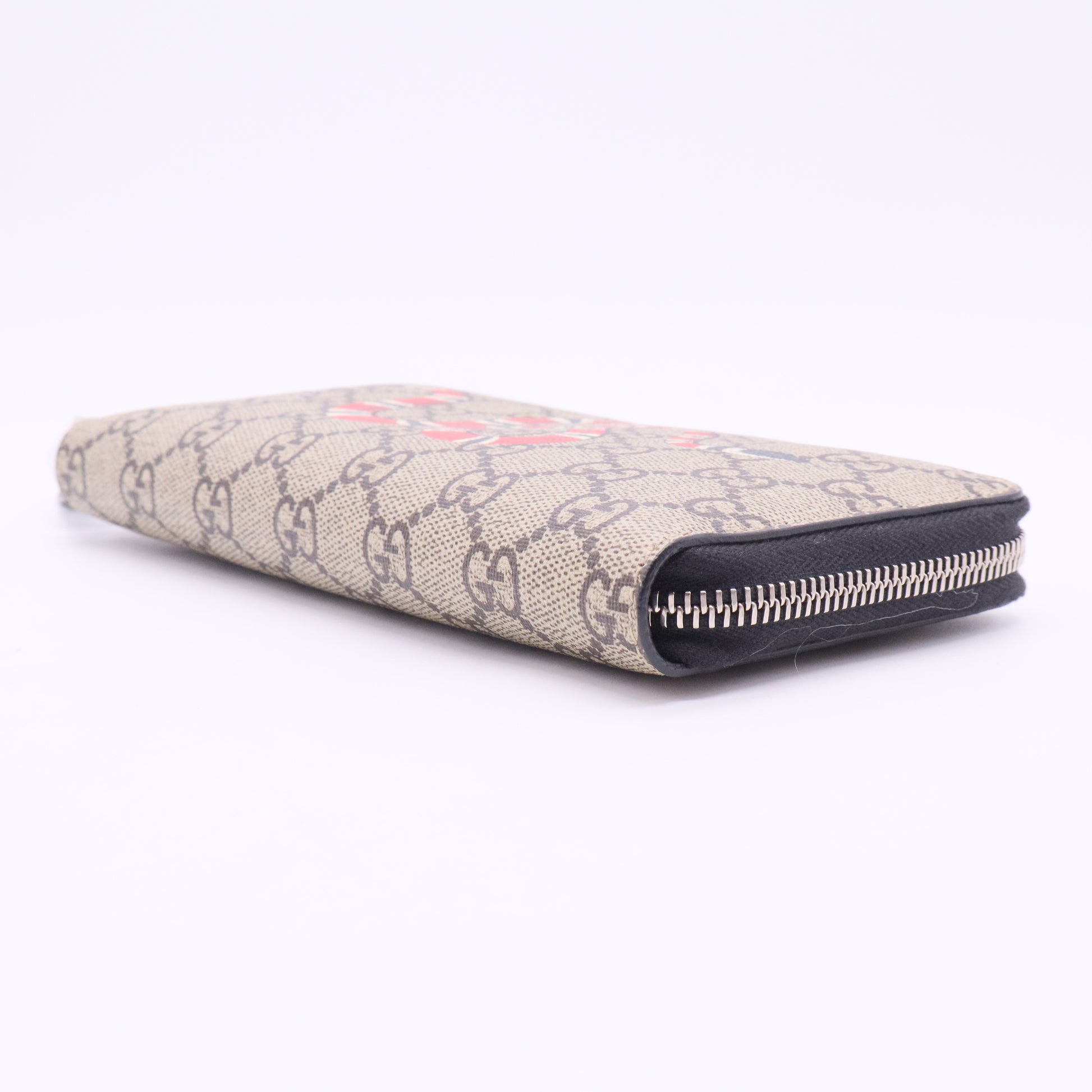 Gucci  Kingsnake print GG Supreme zip-around wallet