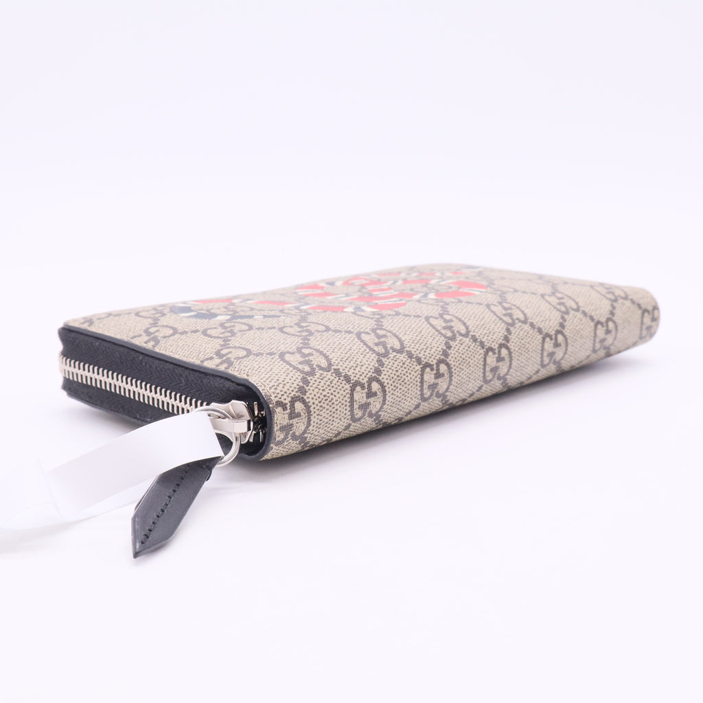 Gucci  Kingsnake print GG Supreme zip-around wallet
