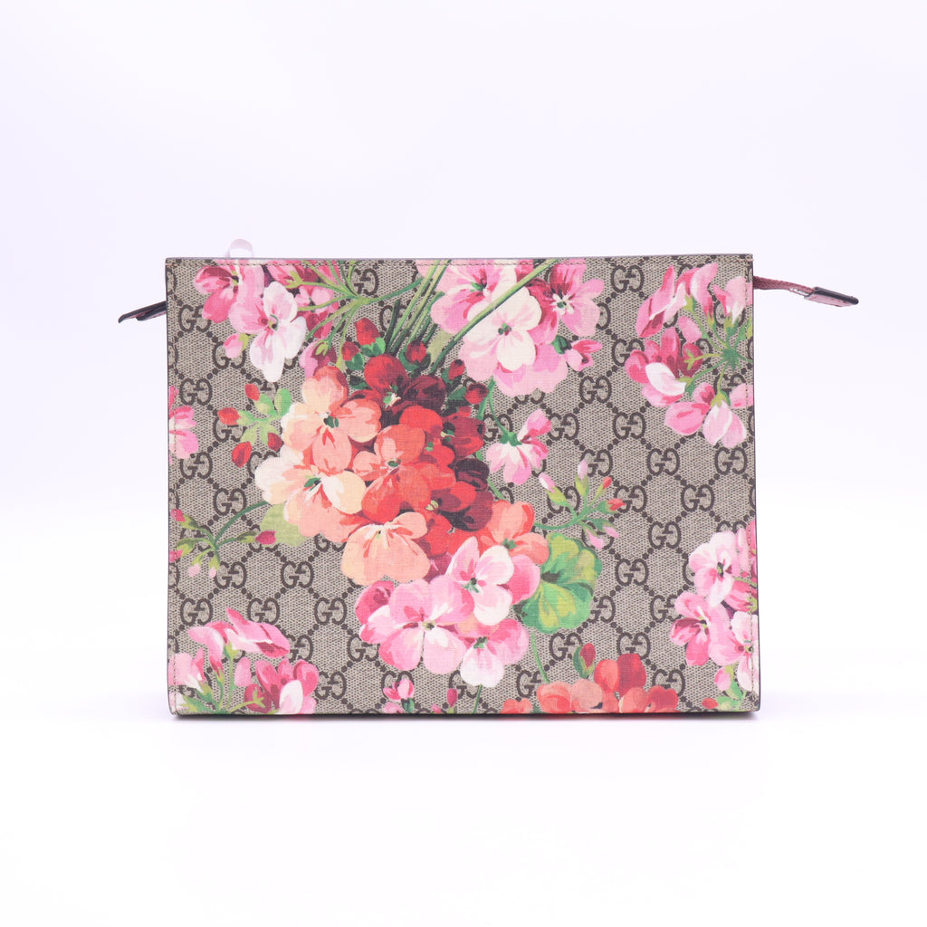 Gucci GG Supreme Clutch W23391