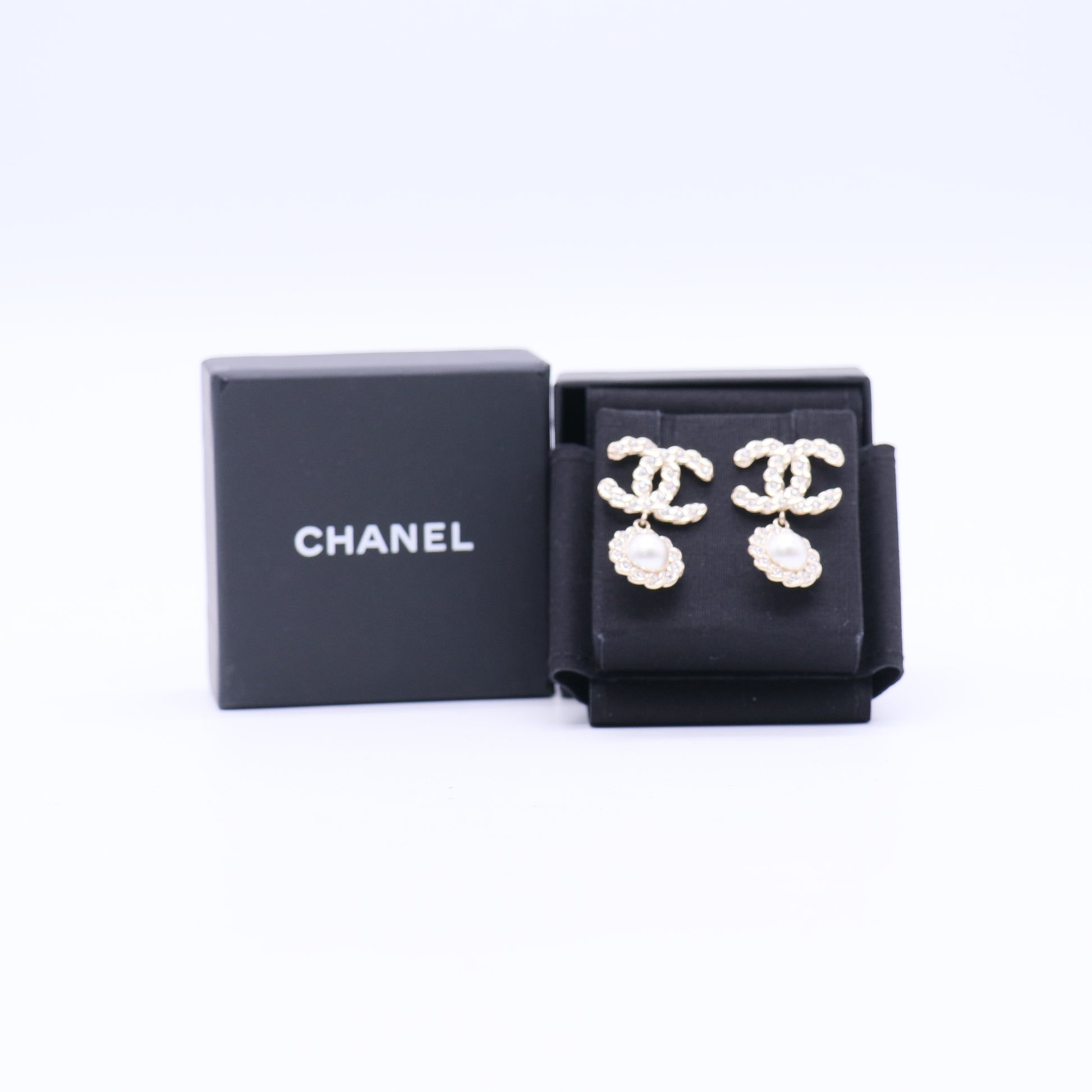 Chanel Crystal Pearl Light Gold CC Drop Earring twins W20867