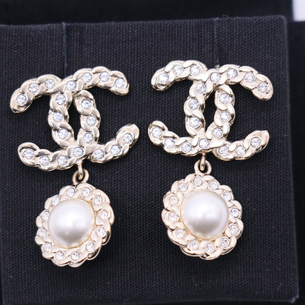 Chanel Crystal Pearl Light Gold CC Drop Earring twins W20867