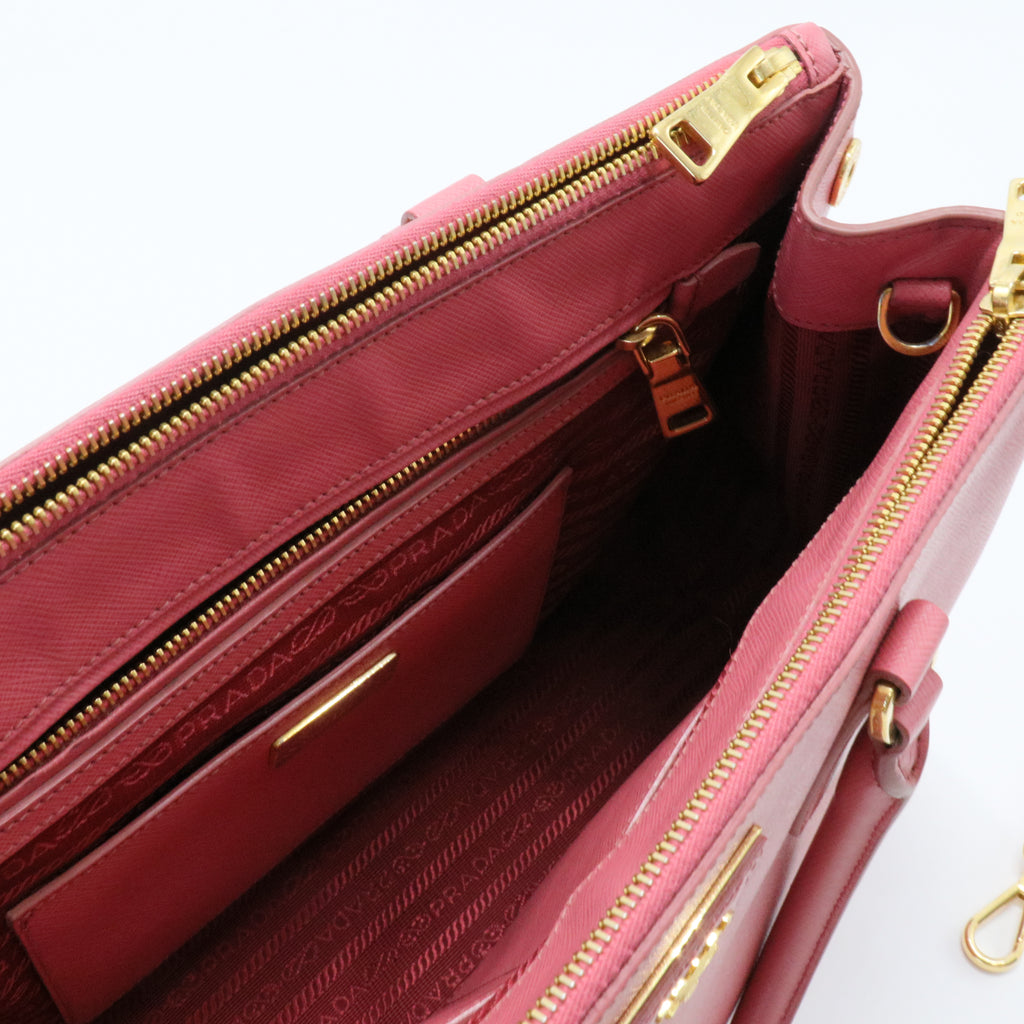 Saffiano Medium Galleria Double Zip Tote