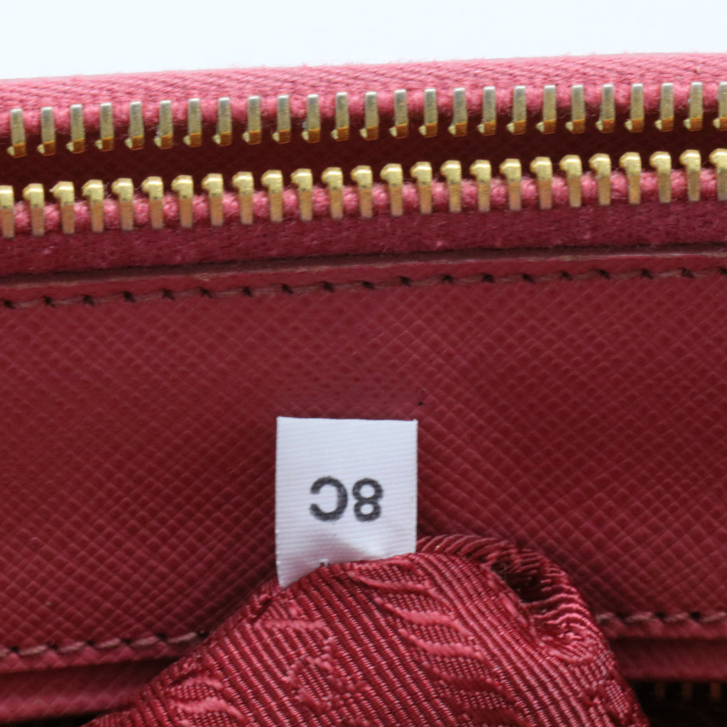 Saffiano Medium Galleria Double Zip Tote