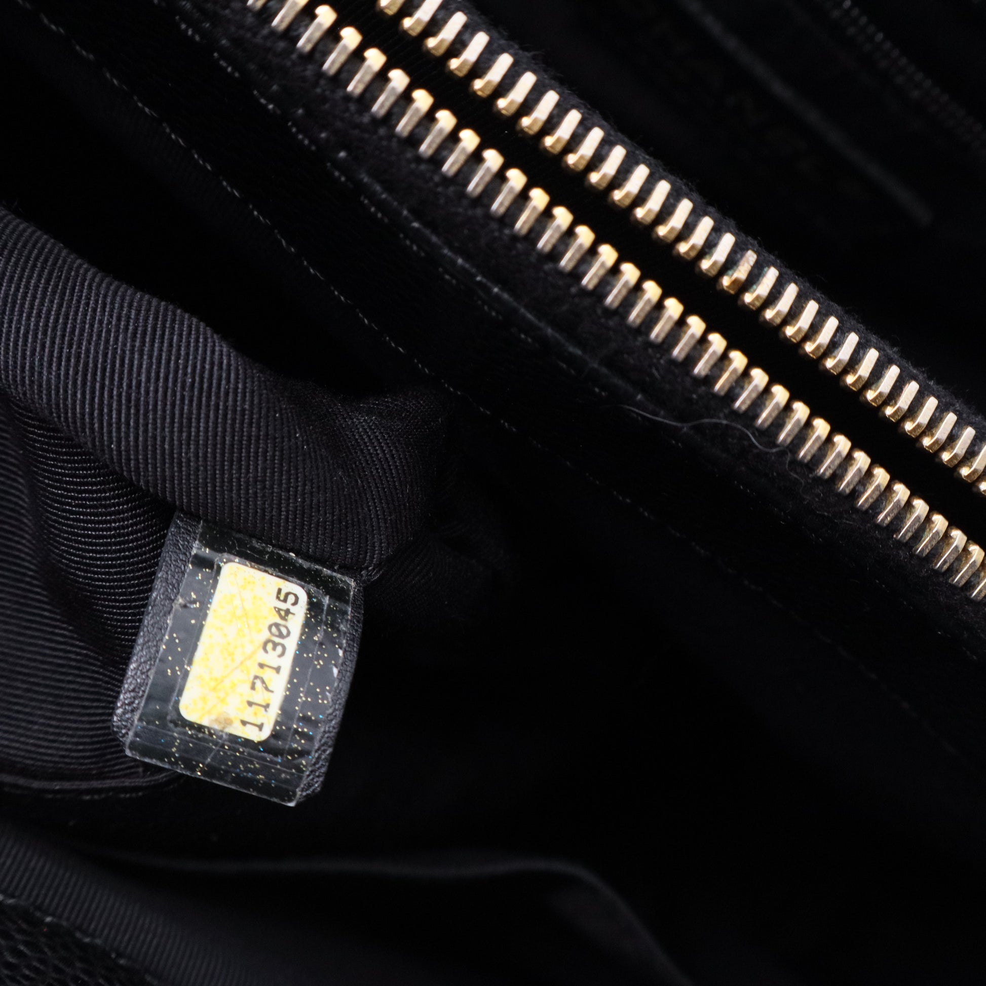 Grand Shopping Tote Quilted Caviar B12240