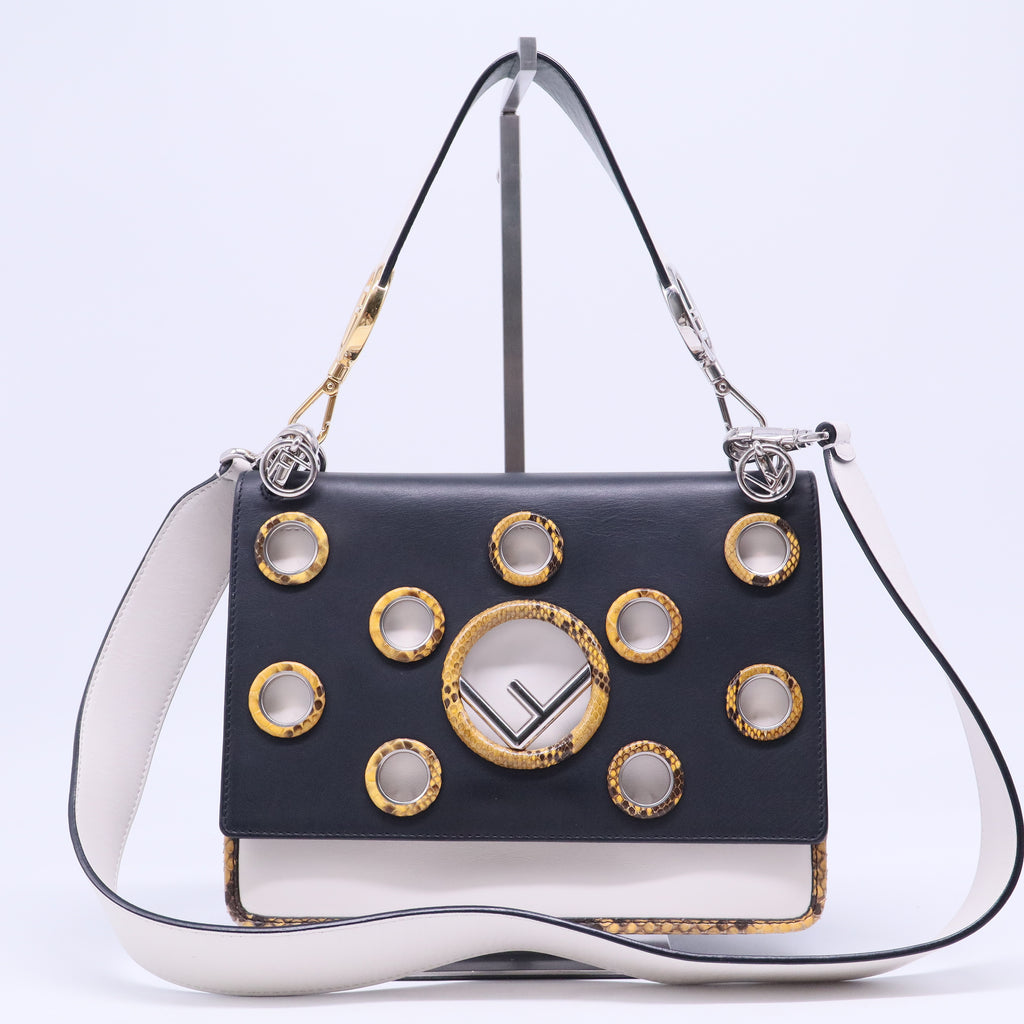 Kan I F Shoulder Bag Leather Medium B20703
