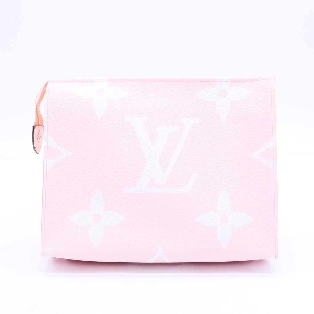 Monogram Giant Toiletry Pouch 26 Rouge