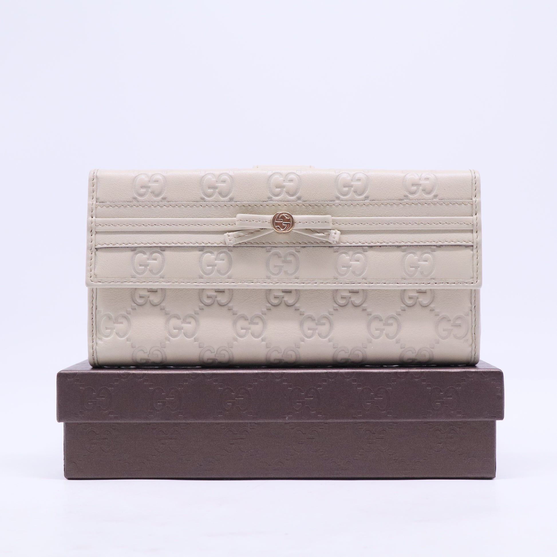 GG Signature Leather Continental Wallet W20499