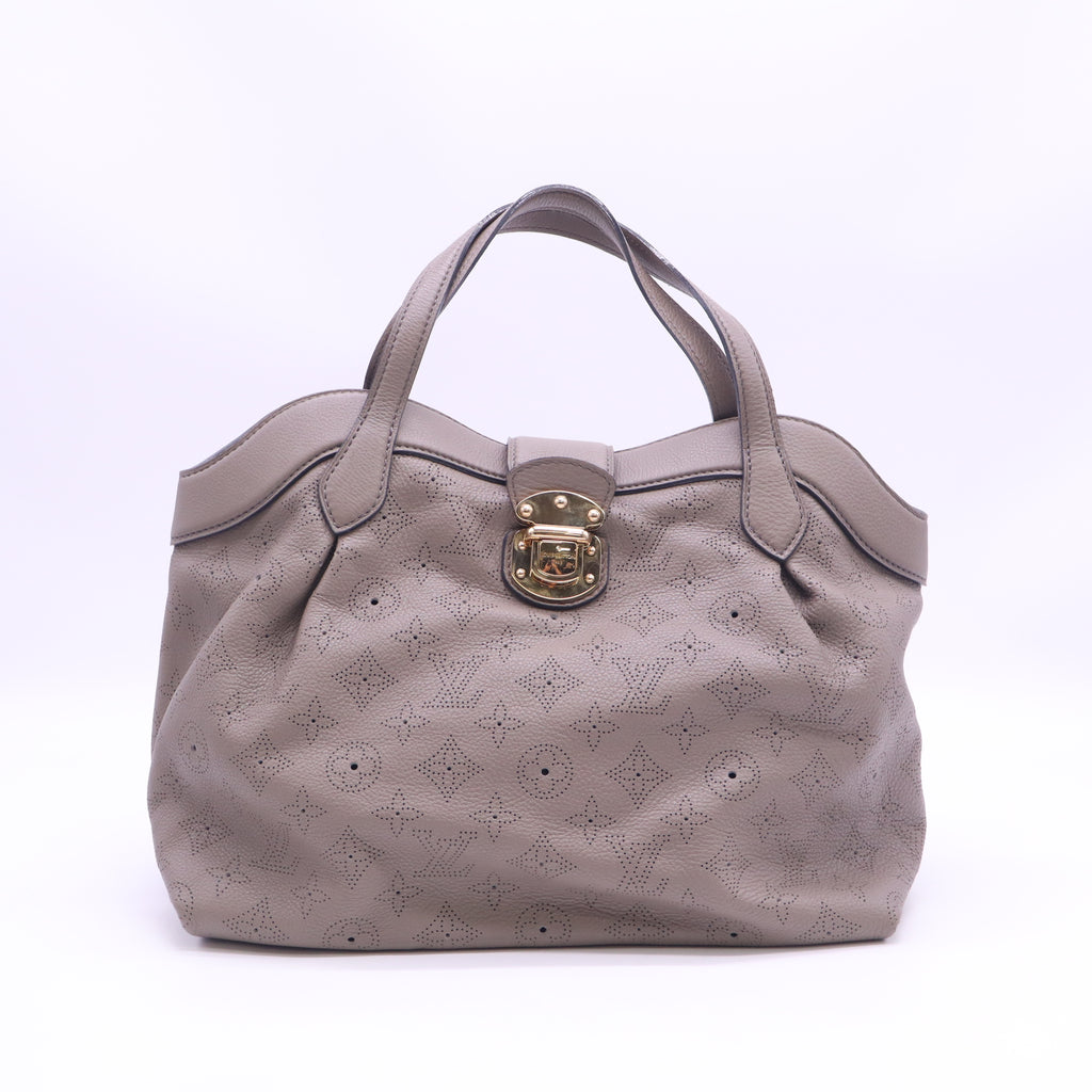 Louis Vuitton Monogram Mahina Cirrus twins B24407