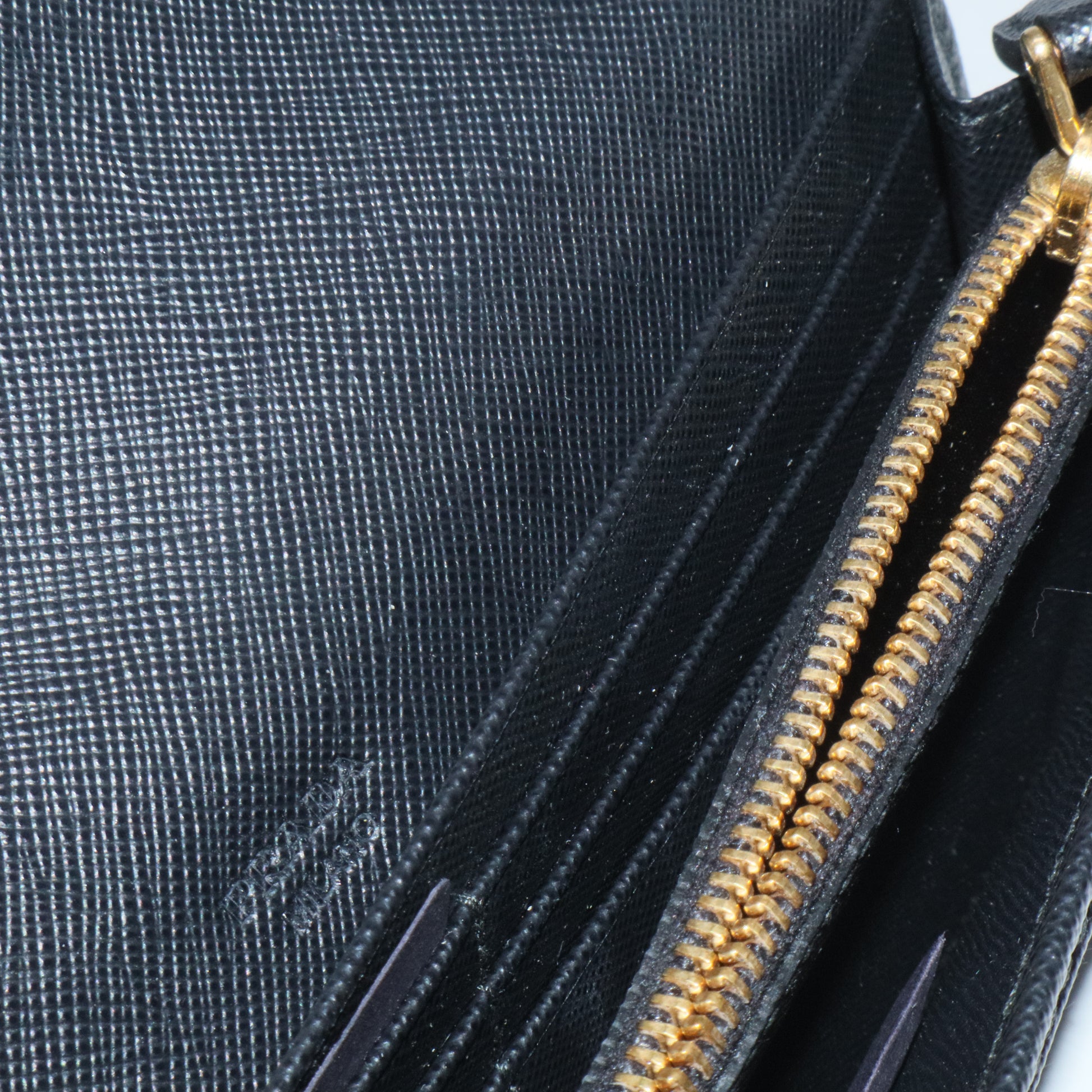Prada Black Saffiano Leather Push Lock Wallet W20509
