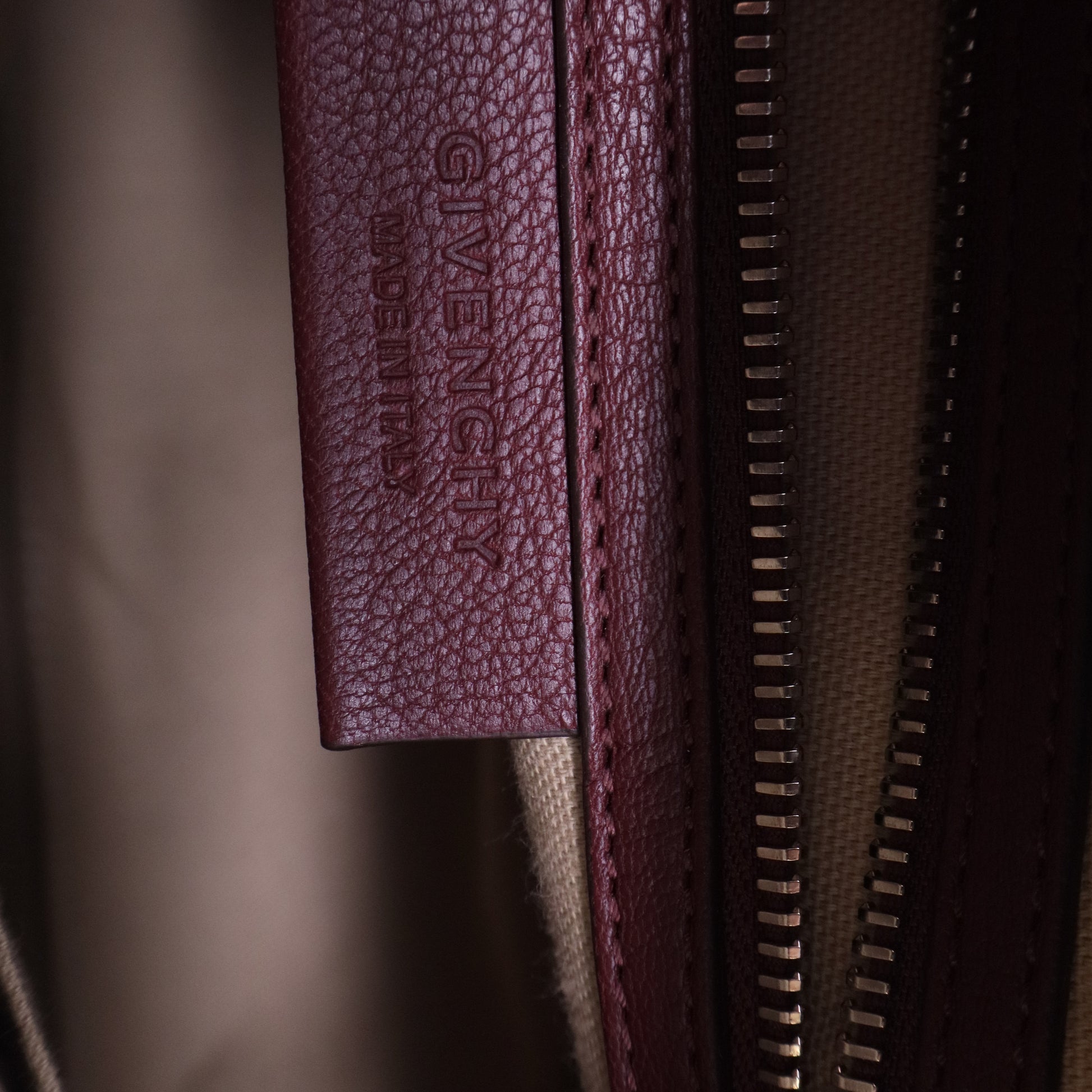 Sugar Goatskin Small Antigona Oxblood B20011
