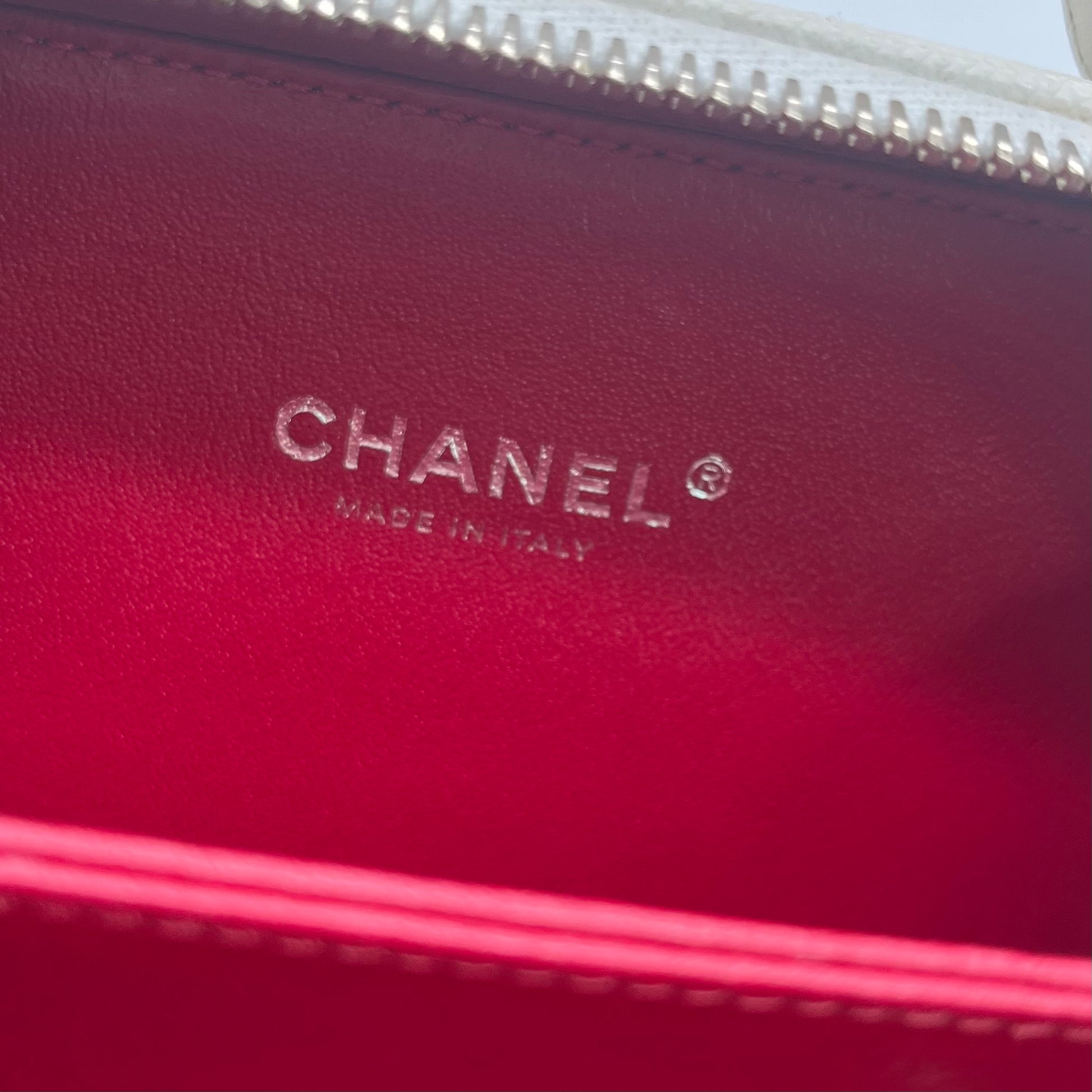 Caviar Quilted Striped Small CC Filigree Vanity Case White Black twins