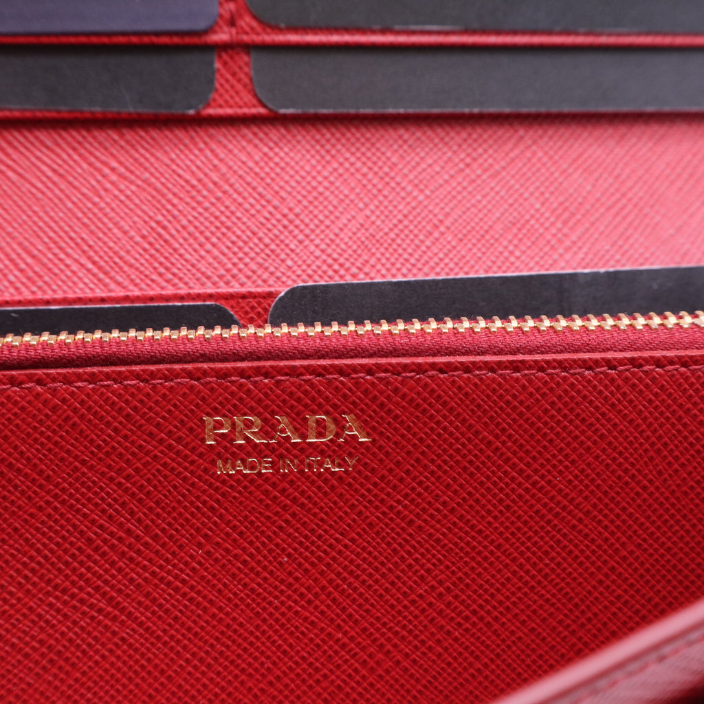 Fuoco Saffiano Leather Cahier Continental Wallet W20049
