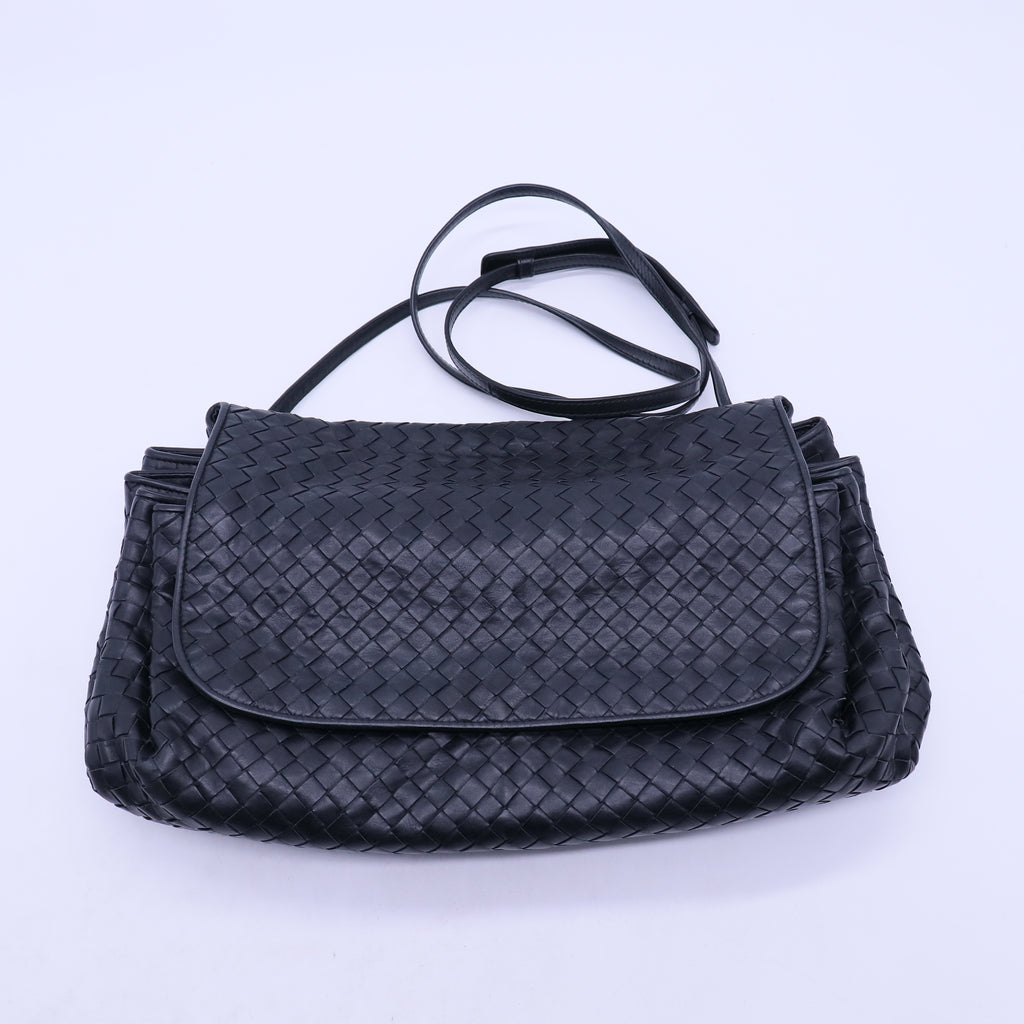Flap Messenger Bag Intrecciato Nappa Medium B21138