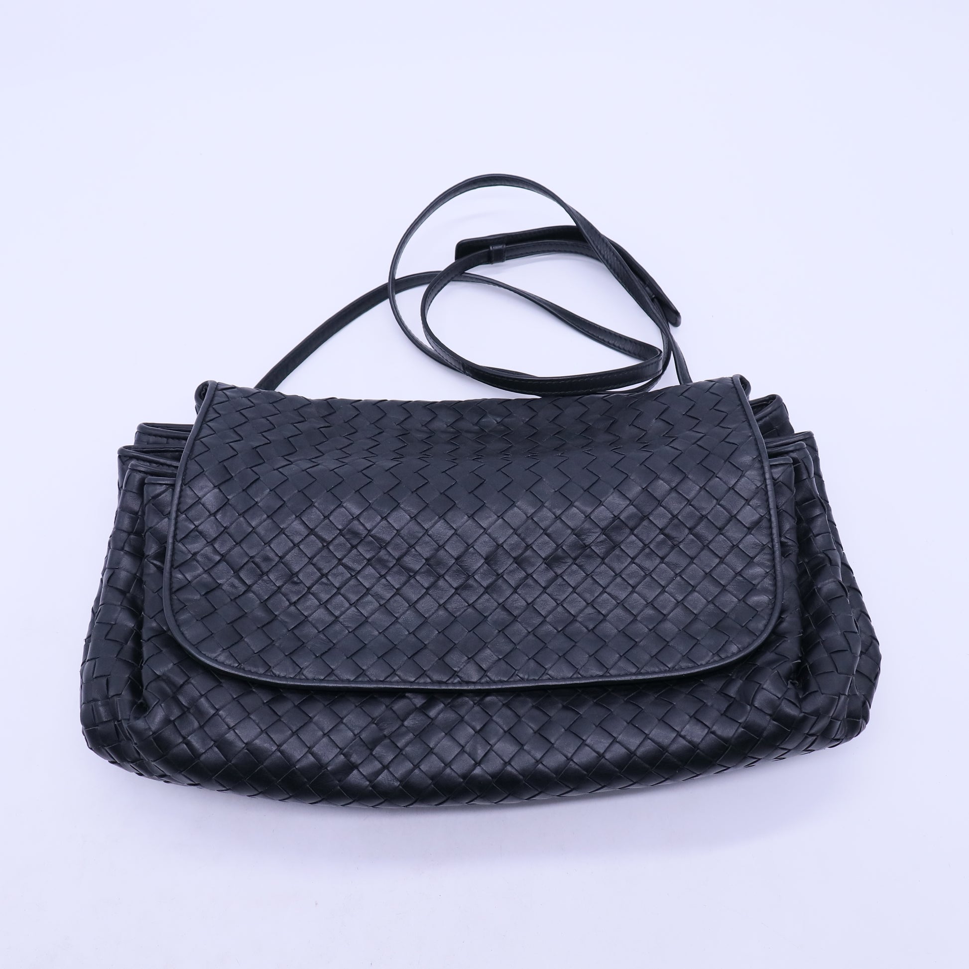 Flap Messenger Bag Intrecciato Nappa Medium B21138