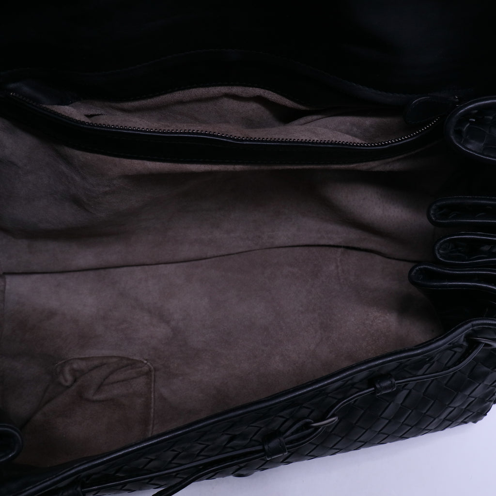 Flap Messenger Bag Intrecciato Nappa Medium B21138