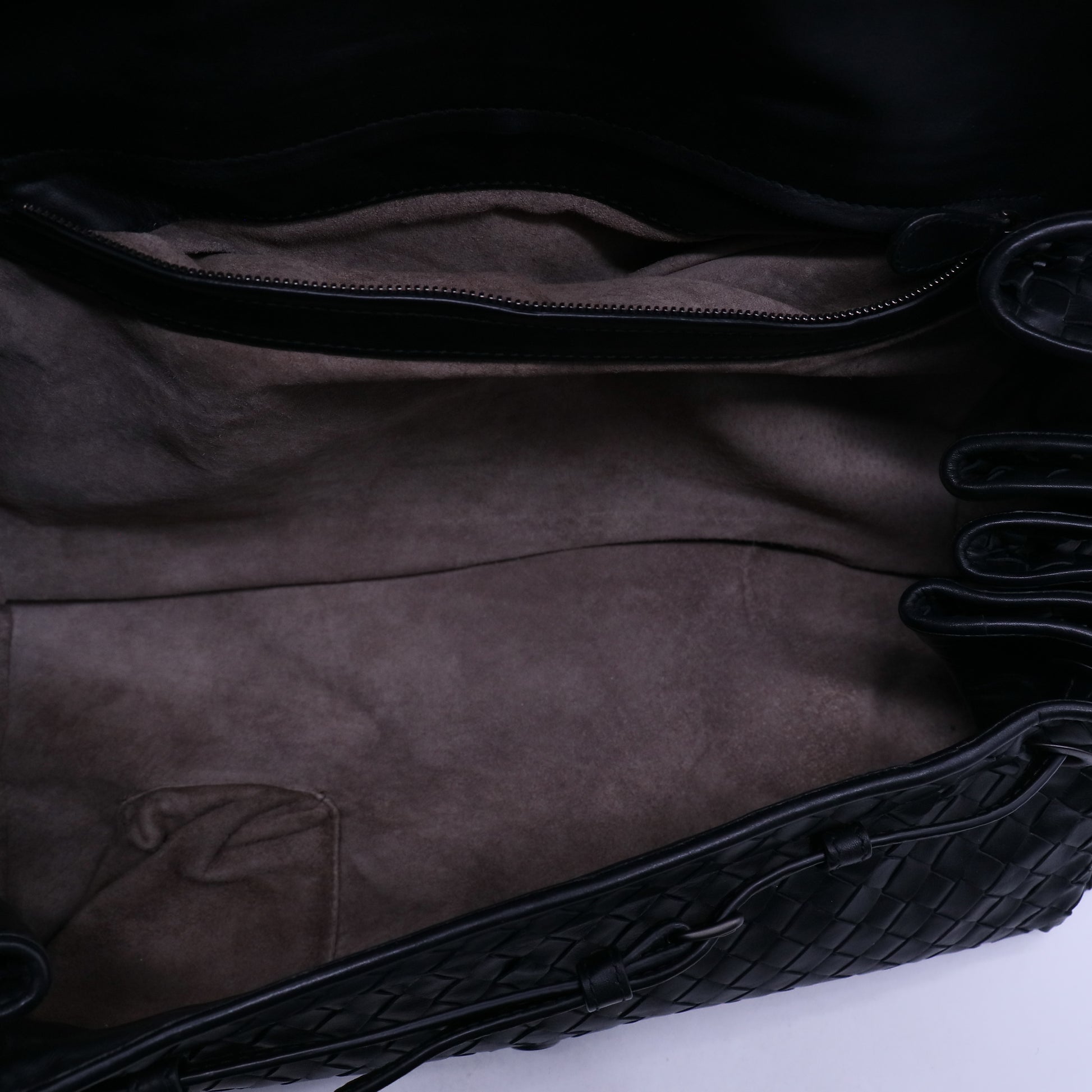 Flap Messenger Bag Intrecciato Nappa Medium B21138