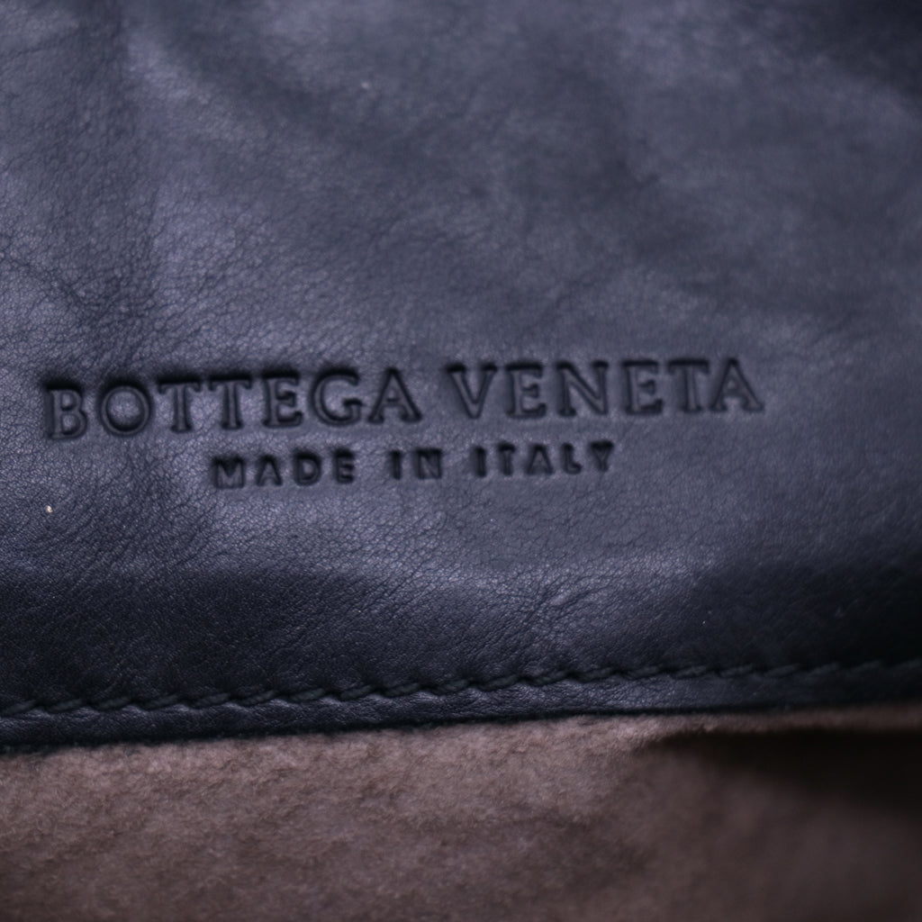 Flap Messenger Bag Intrecciato Nappa Medium B21138