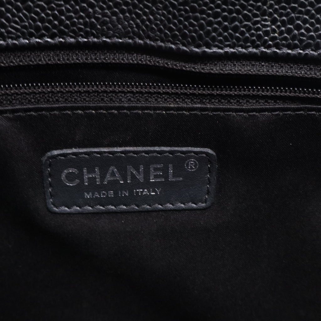 Caviar Quilted Grand Shopping Tote GST Black