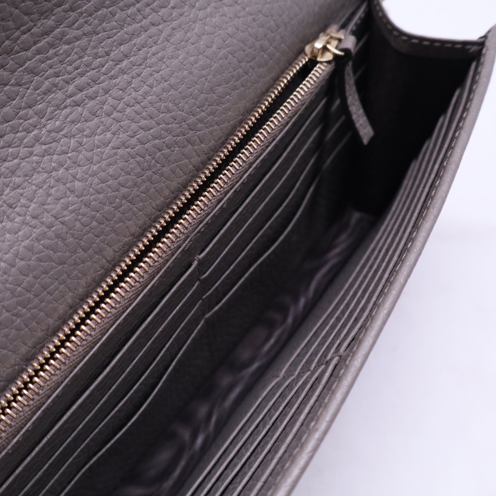 Interlocking Wallet on Chain (Outlet) LeatherB20420