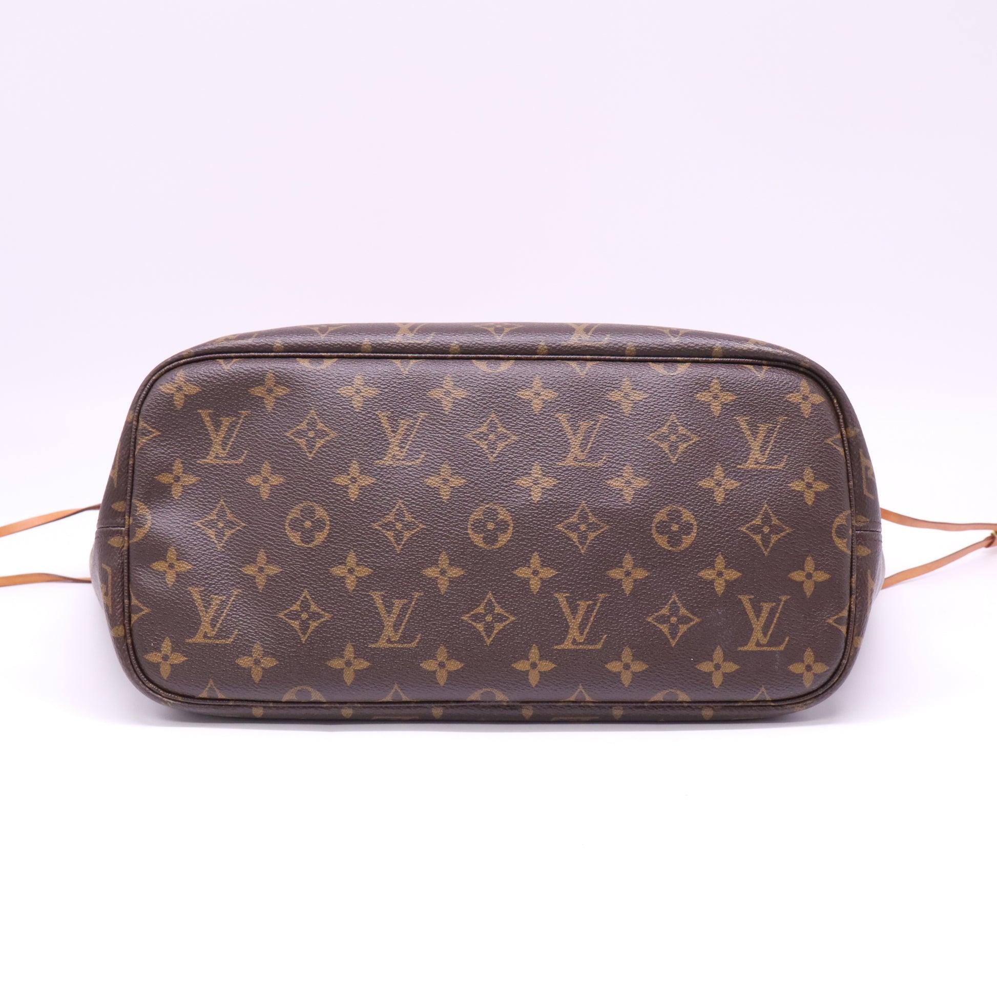 Louis Vuitton Monogram V Neverfull MM B22617