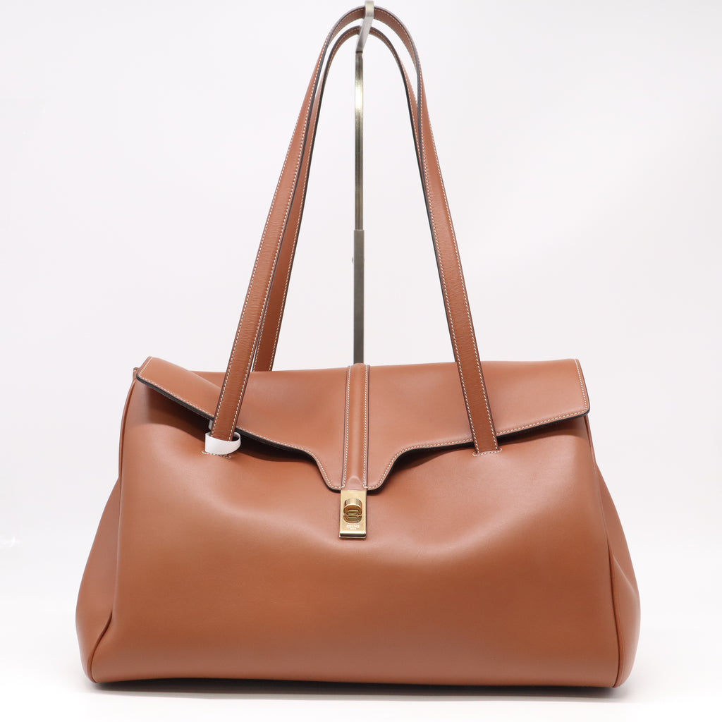 CELINE Medium Soft 16 (Seize) Bag B22272