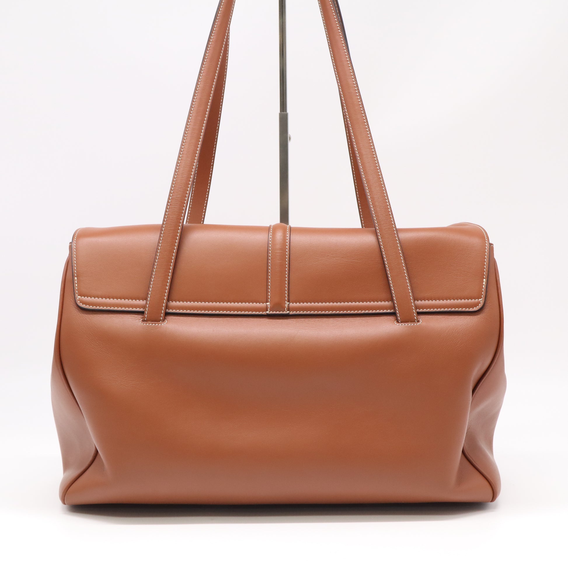 CELINE Medium Soft 16 (Seize) Bag B22272