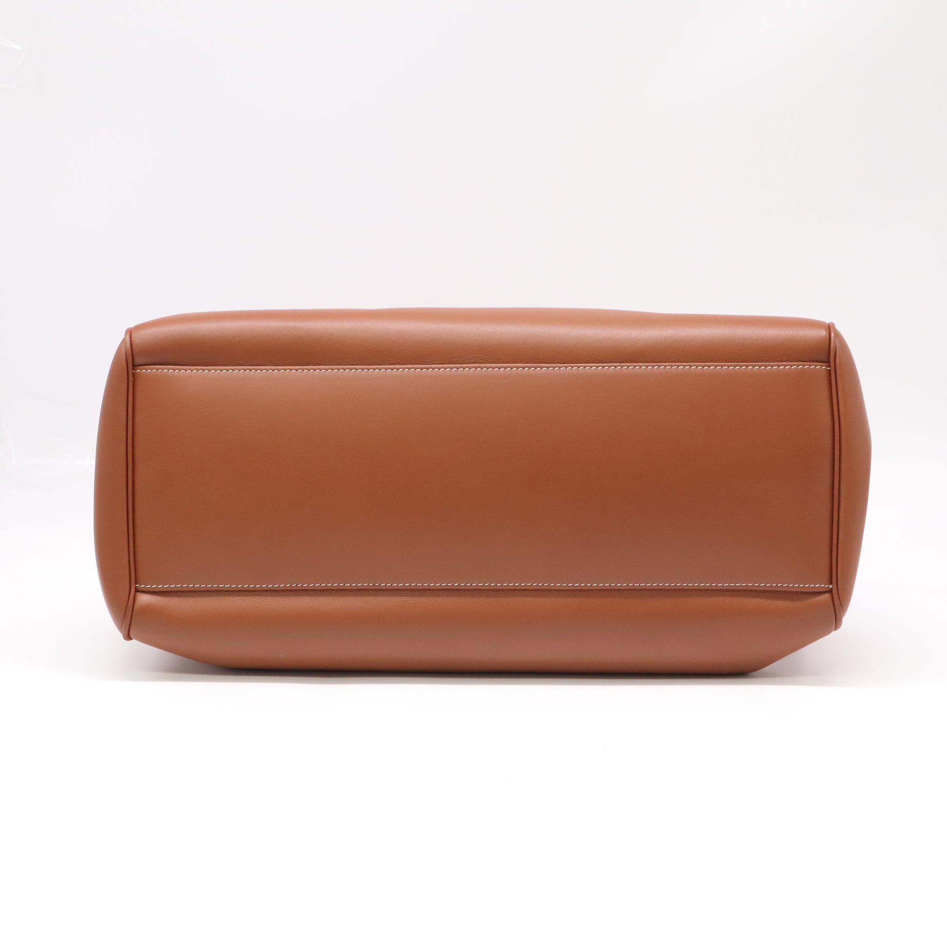 CELINE Medium Soft 16 (Seize) Bag B22272