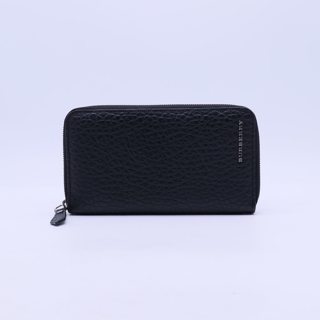 Burberry black leather cluch wallet W21158