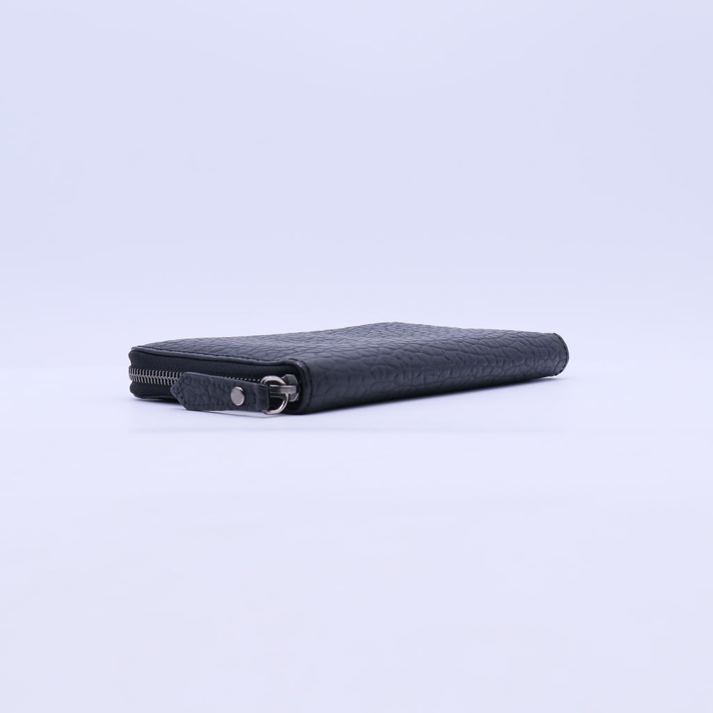 Burberry black leather cluch wallet W21158