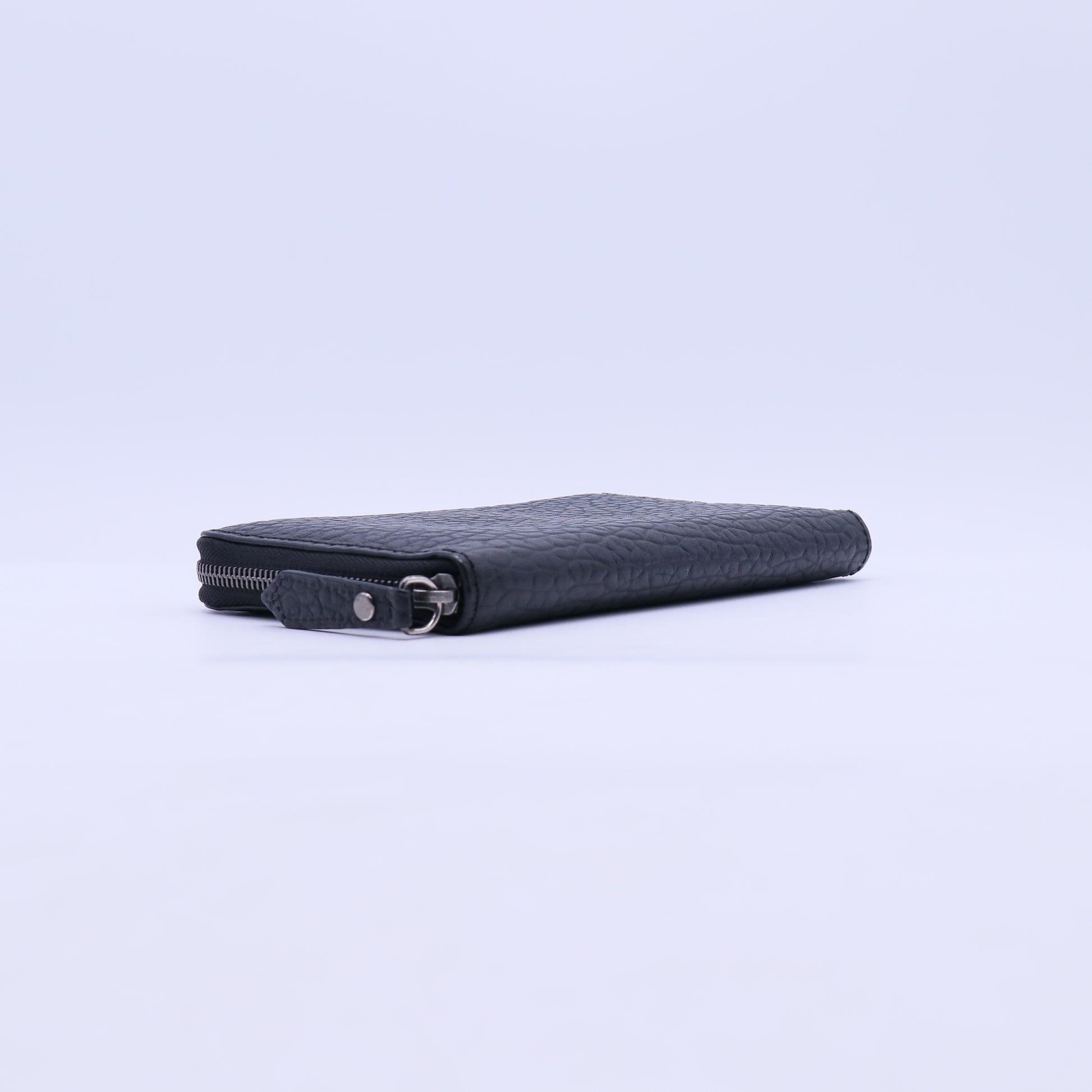 Burberry black leather cluch wallet W21158