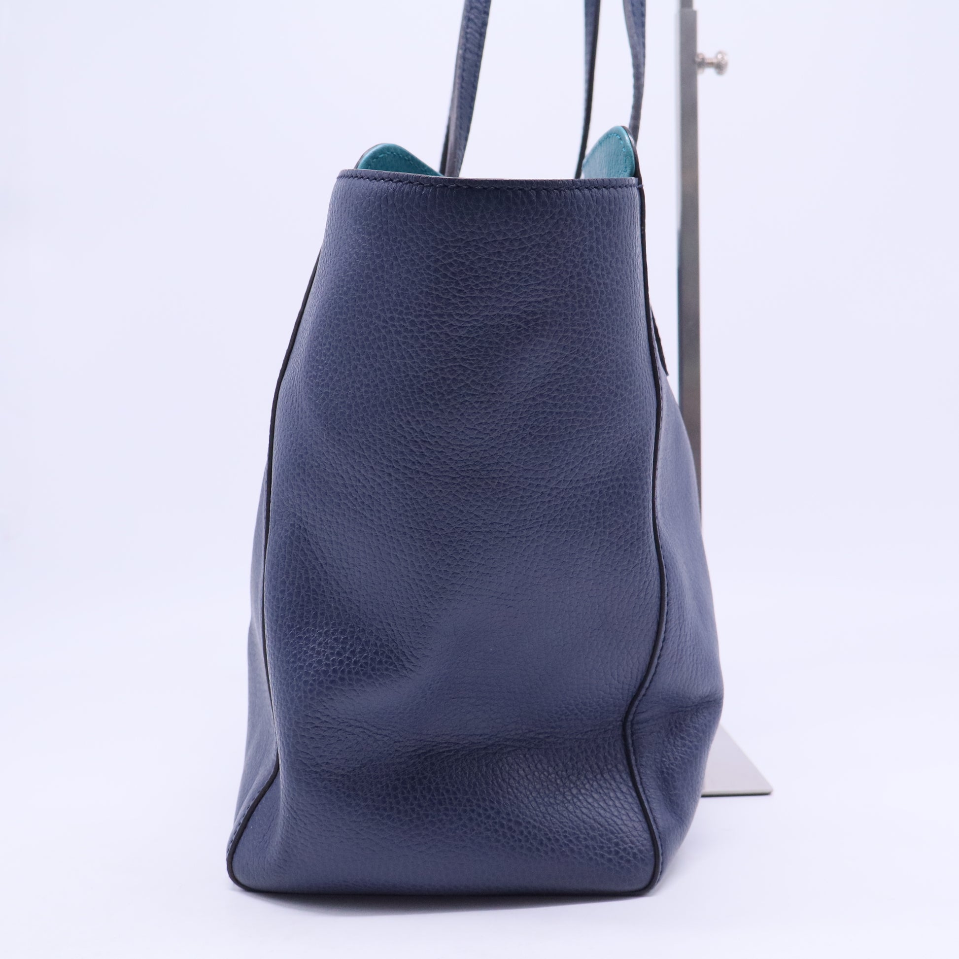 Leather Swing Tote B20415
