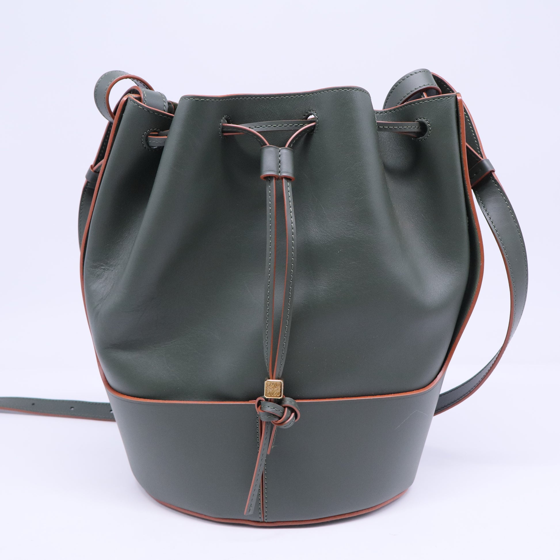 Balloon Calfskin Shoulder Bag Olive B20520