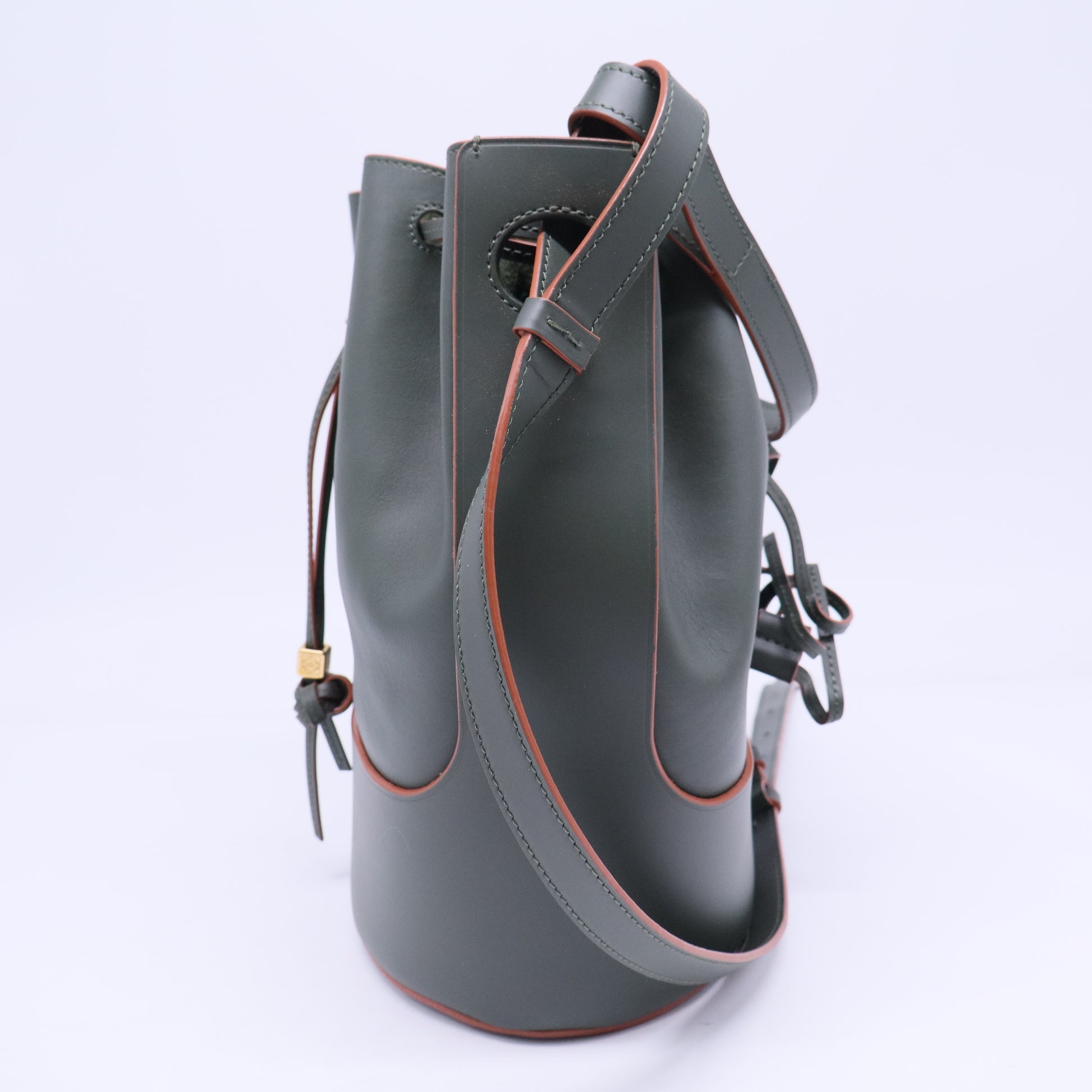 Balloon Calfskin Shoulder Bag Olive B20520