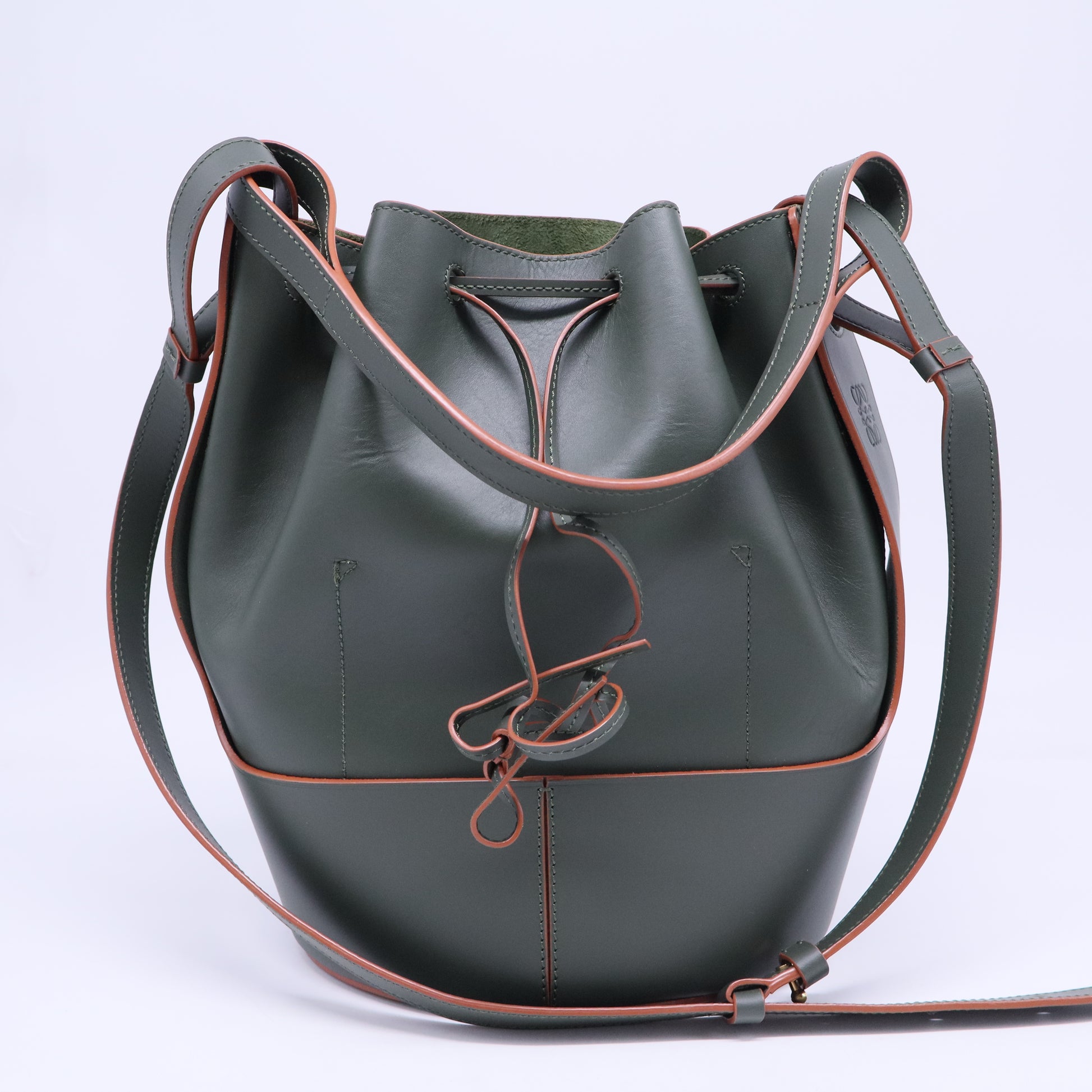 Balloon Calfskin Shoulder Bag Olive B20520