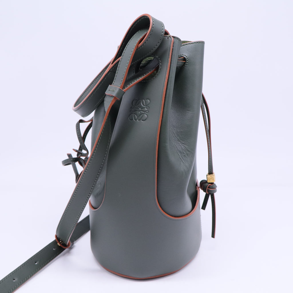 Balloon Calfskin Shoulder Bag Olive B20520