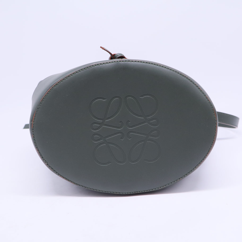 Balloon Calfskin Shoulder Bag Olive B20520