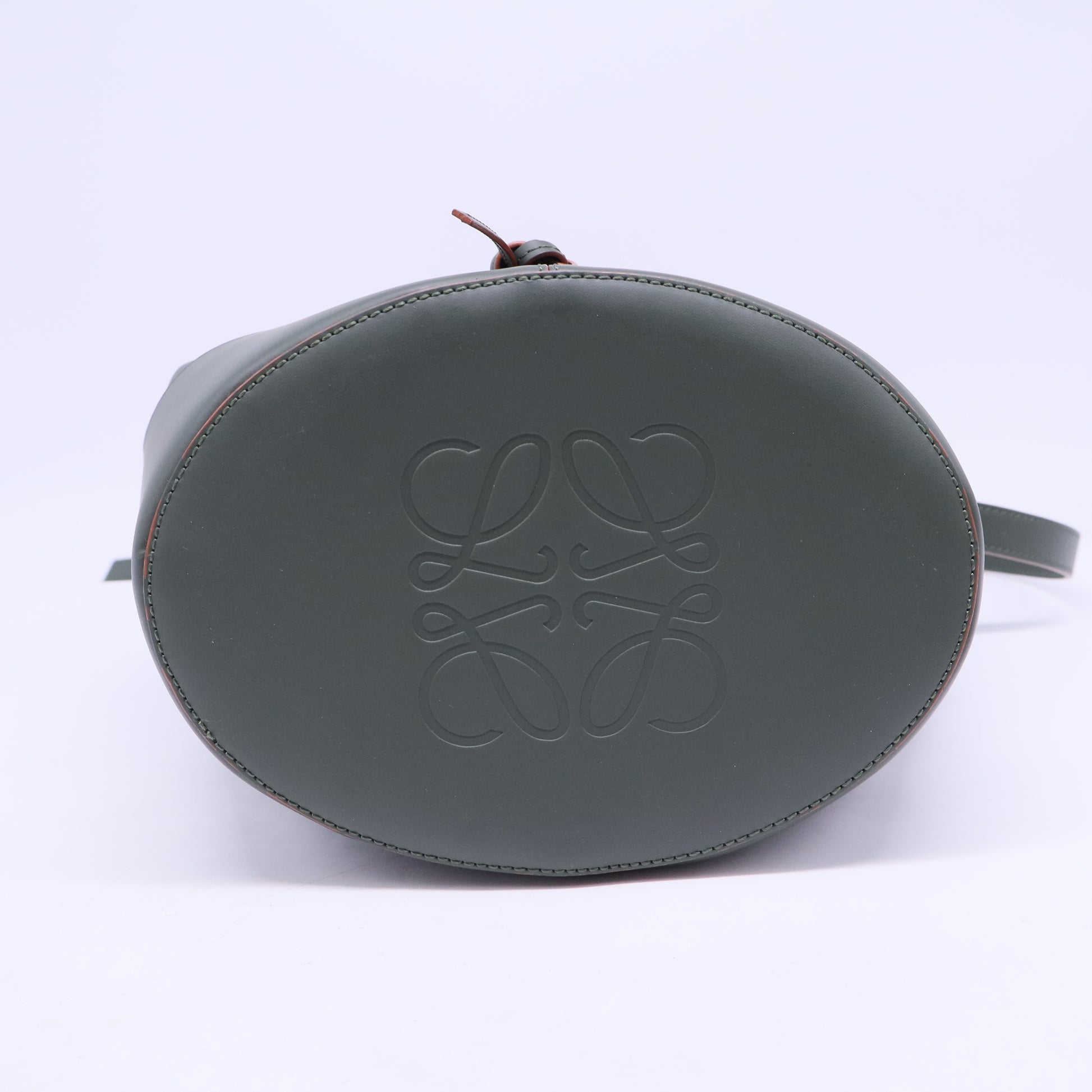 Balloon Calfskin Shoulder Bag Olive B20520