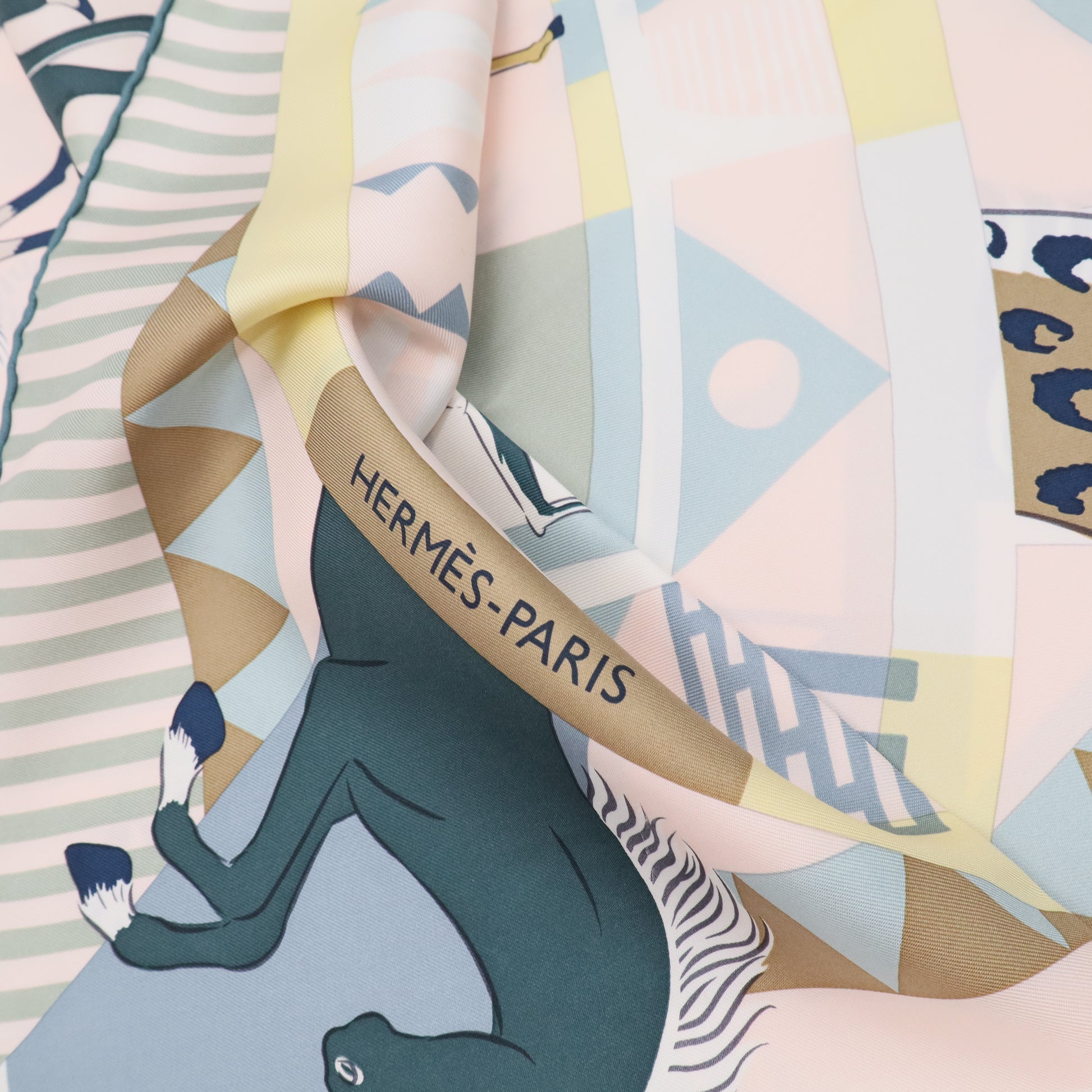 Hermès Le Carrousel du Tigre Royal Silk Scarf Twins LDJ3293