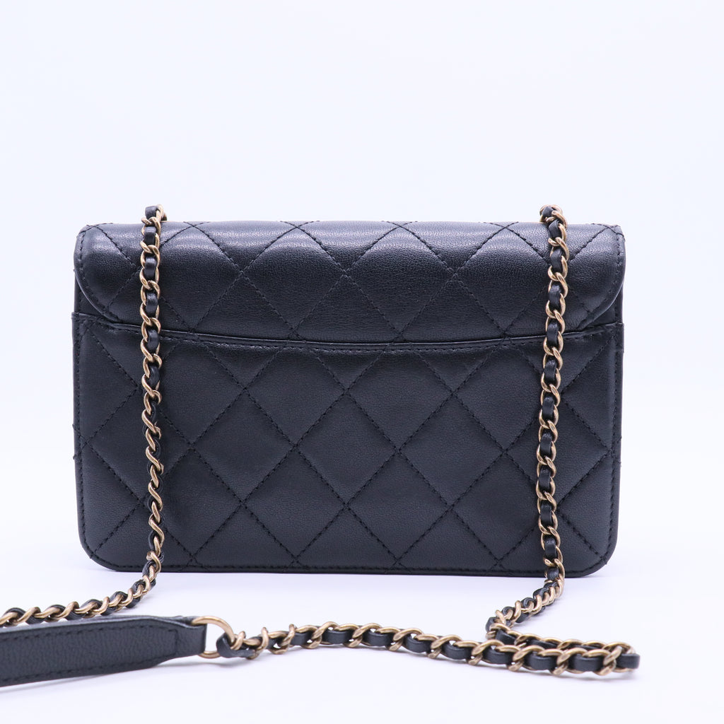 Black Quilted Leather Beauty Lock Flap Bag B12389